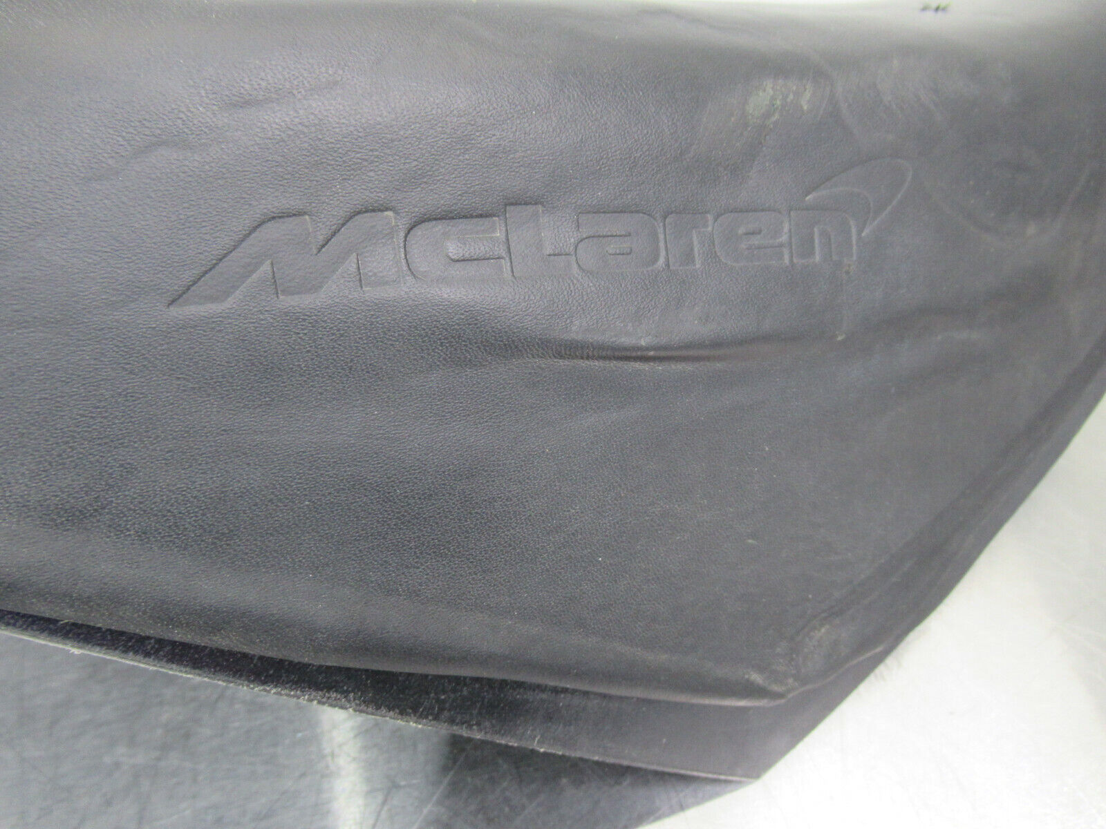 T020 2016 16 MCLAREN 570S RH RIGHT DOOR SILL TRIM PANEL COVER DAMAGED