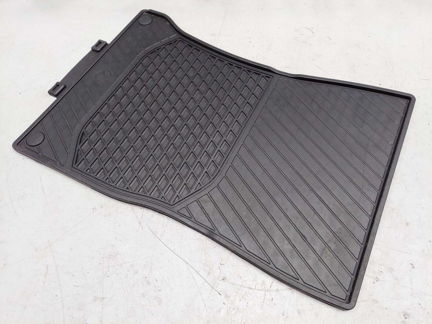 2019 MERCEDES S-CLASS S560 W222 FLOOR MAT OEM BLACK RUBBER MAT SET *WORN/GOUGES*