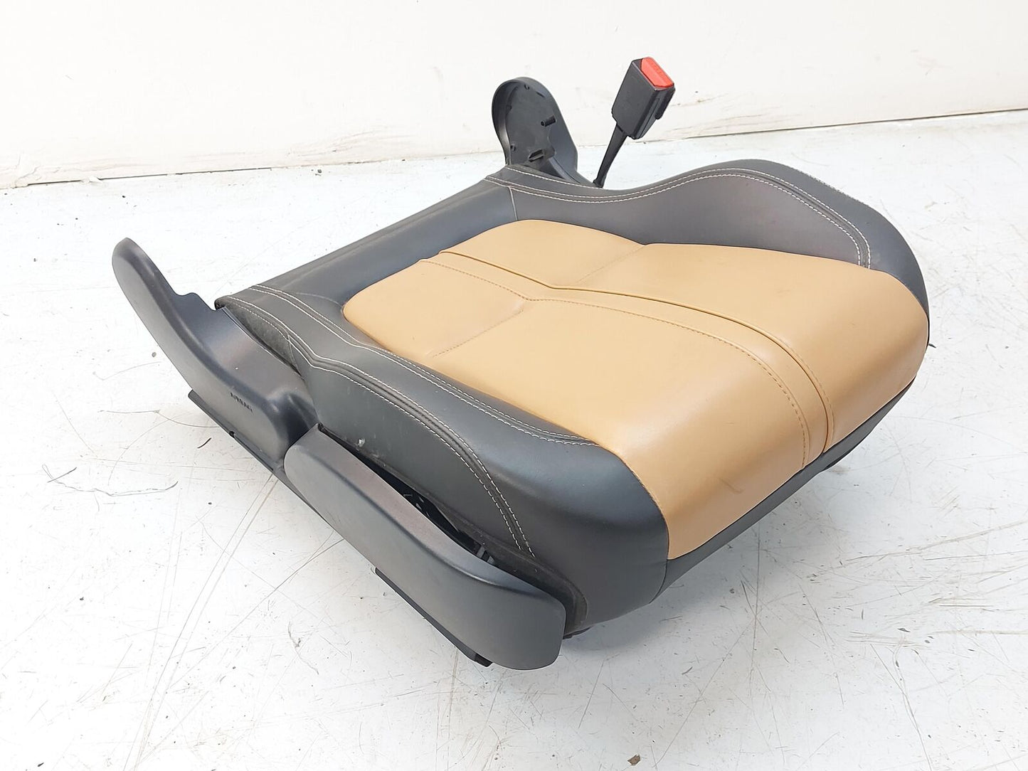 15-17 Jaguar F-Type Front Seat Rh Right Lower Seat Cushion *Note* GX53-14A699-MC