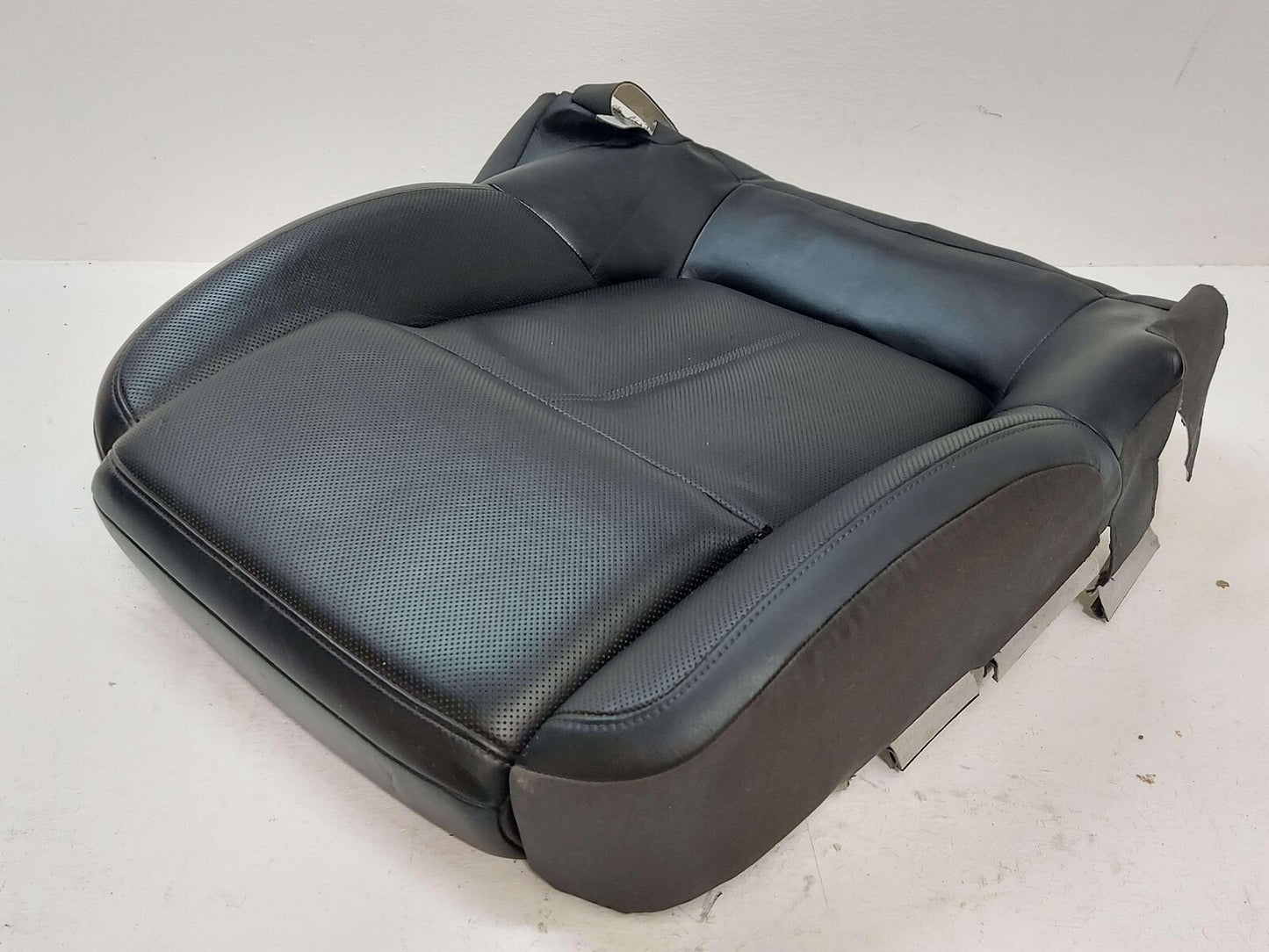 15-18 PORSCHE MACAN S 95B FRONT RIGHT SEAT CUSHION COVER HEATED VENTILATION