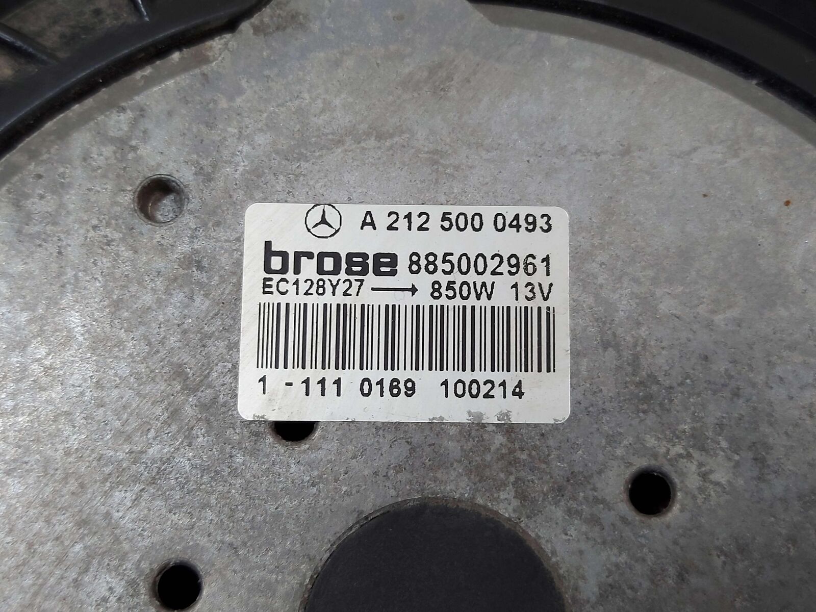 12-18 Mercedes W218 CLS63S AMG ELECTRIC COOLING FAN MOTOR 5.5L A2129061002