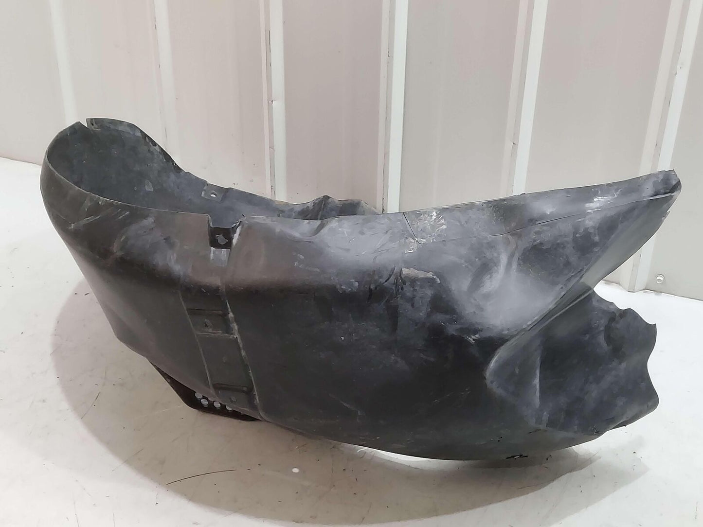 2006 FORD GT GT40 SUPERCAR FRONT LEFT WHEEL FENDER LINER *BROKEN* 4G7V-16A567-AE