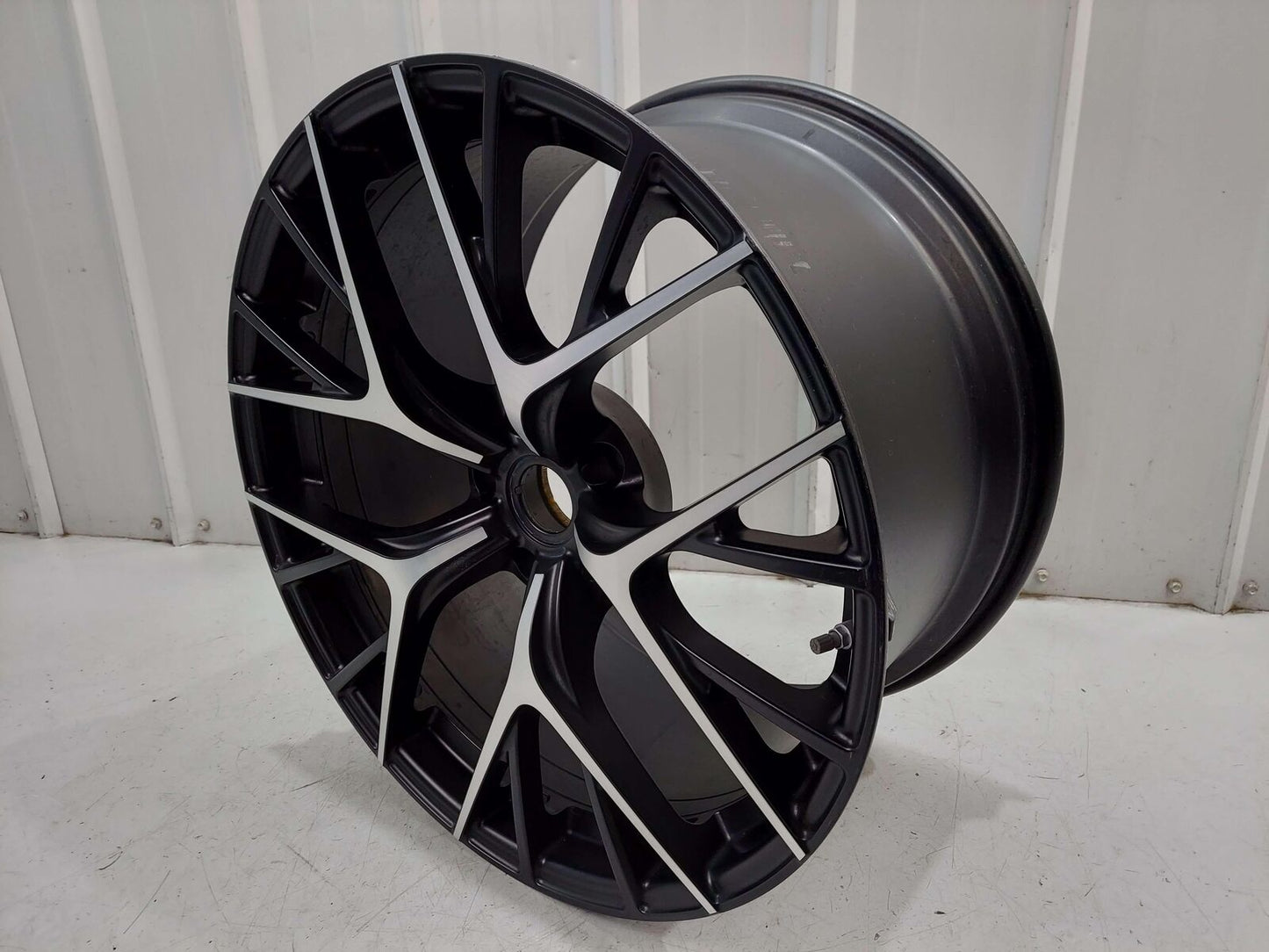 2024 ASTON MARTIN DB12 VOLANTE WHEEL RIM 21X11.5 ALLOY 20 SPOKE *NOTE