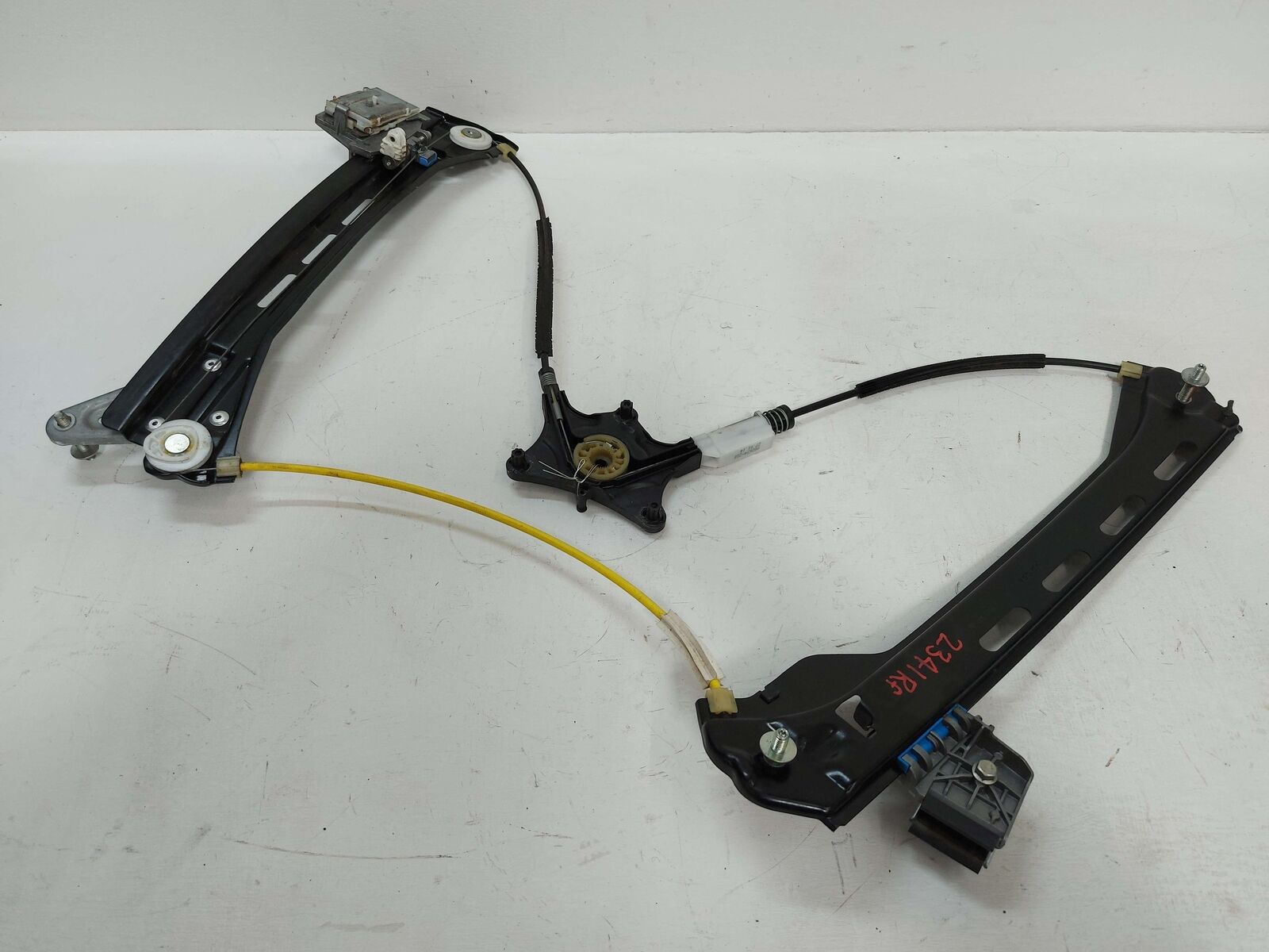 12-18 Mercedes W218 CLS63S FRONT RIGHT DOOR WINDOW GLASS REGULATOR 2187200479