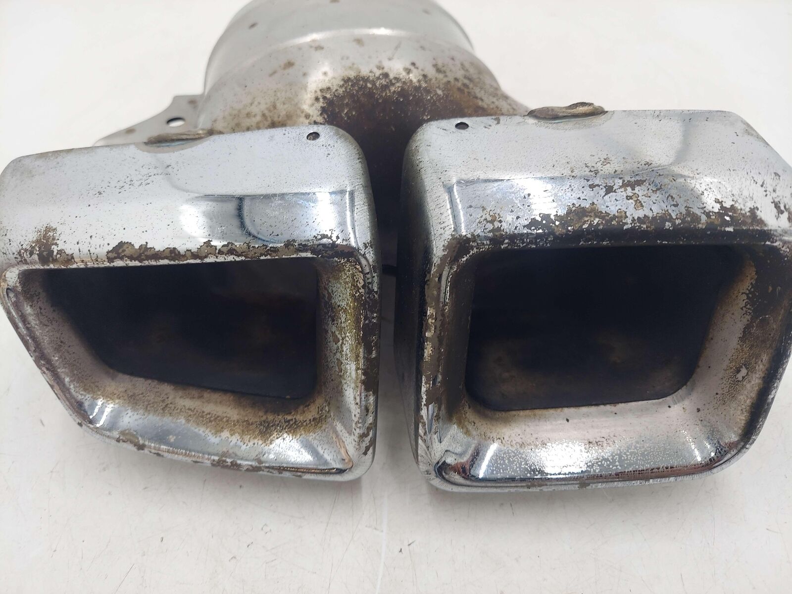 13-16 MERCEDES GL63 AMG X166 RIGHT EXHAUST MUFFLER TIP *PEELING CHROME*