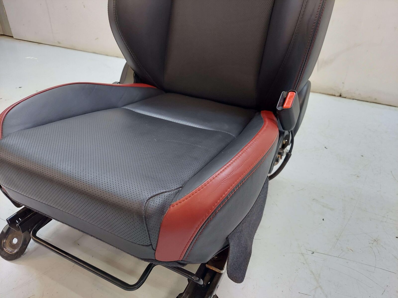 15-21 Subaru WRX Sti Black & Red Leather Seat Set *Notes*