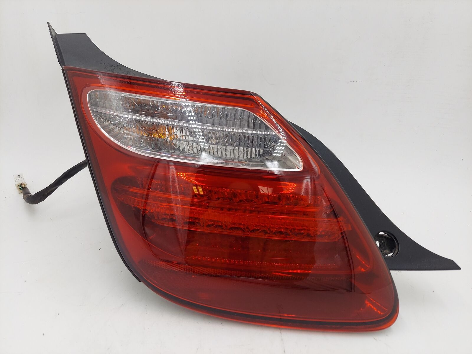 02-10 Lexus SC430 LH Left Tail Light Lamp *Broken Trim Fire Damage*