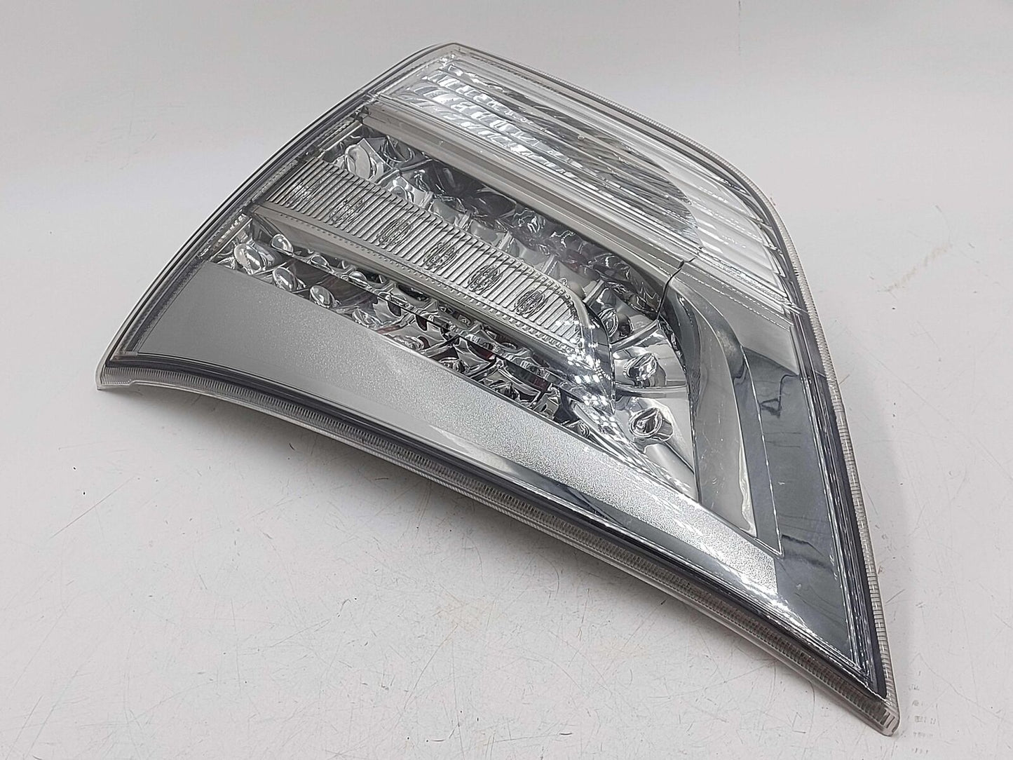 11-20 TOYOTA SIENNA SE RIGHT TAIL LIGHT LAMP INNER CLEAR LENS 8158008020