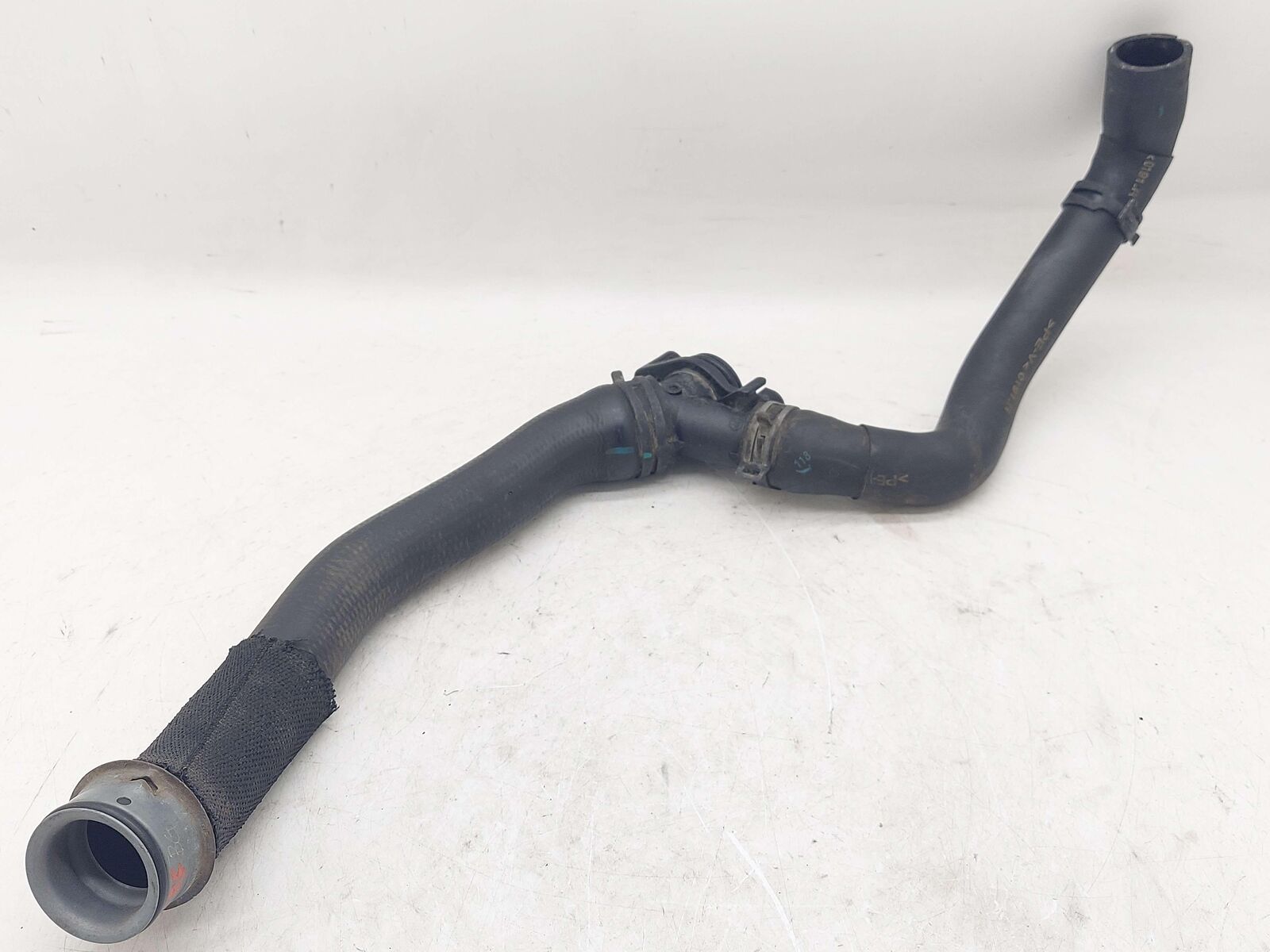 2014 PORSCHE 911 991 GT3 3.8L FRONT RIGHT RADIATOR HOSE 99110663601 99110664881