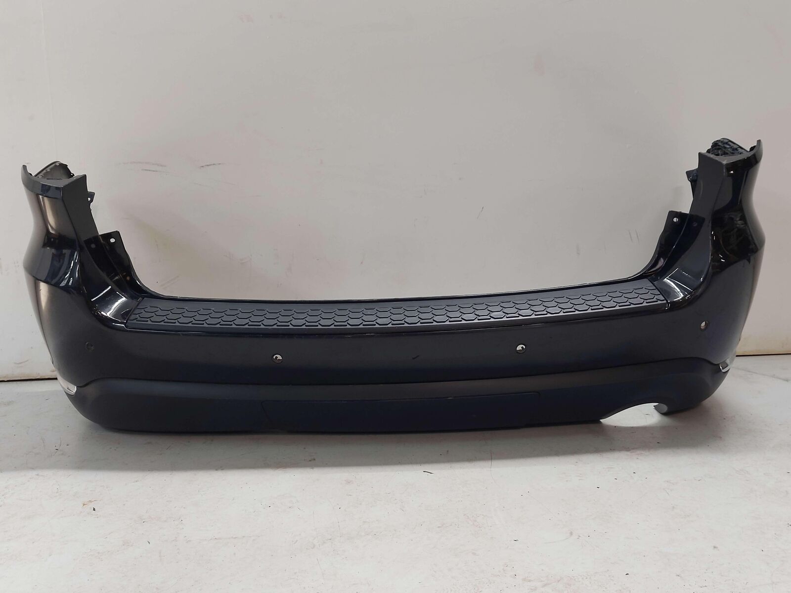 16-21 DODGE DURANGO REAR BUMPER BLACK SINGLE EXHAUST TEXTURED LOWER COVER