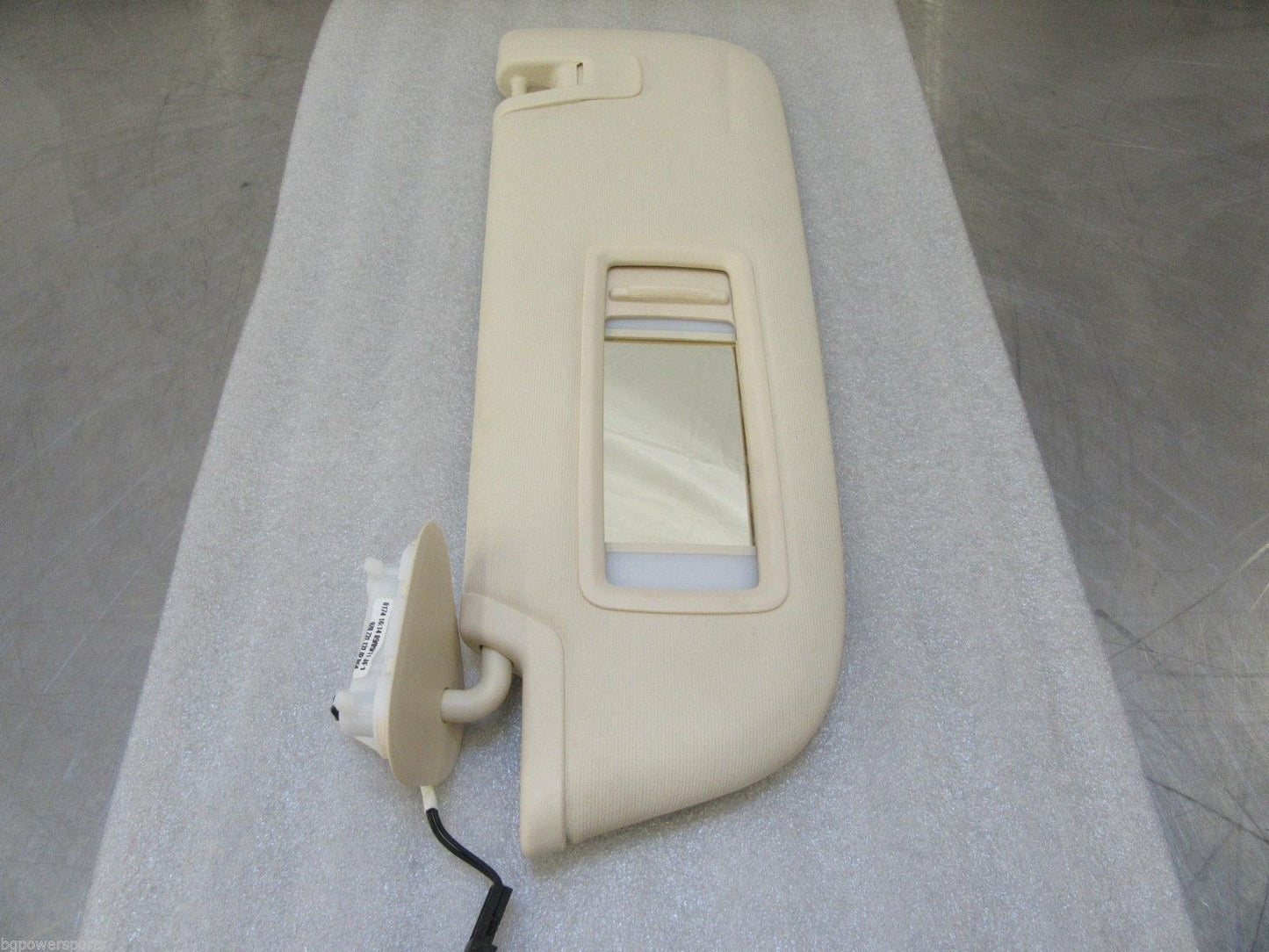 G176W 12 2012 PORSCHE PANAMERA DRIVERS LH LEFT SUN VISOR