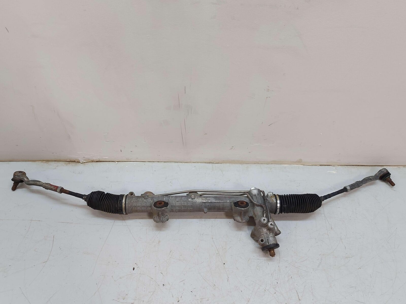 07-09 MERCEDES E320 RIGHT STEERING GEAR RACK PINION 21111011001 *NEEDS ARM*