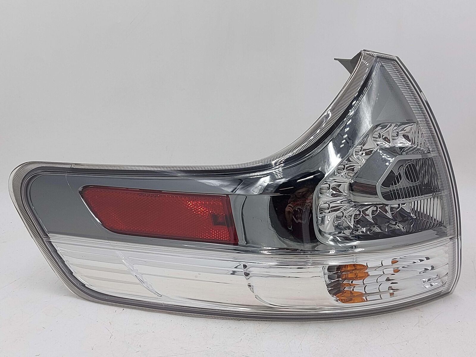 11-20 TOYOTA SIENNA SE LEFT TAIL LIGHT LAMP OUTER CLEAR LENS 156008040