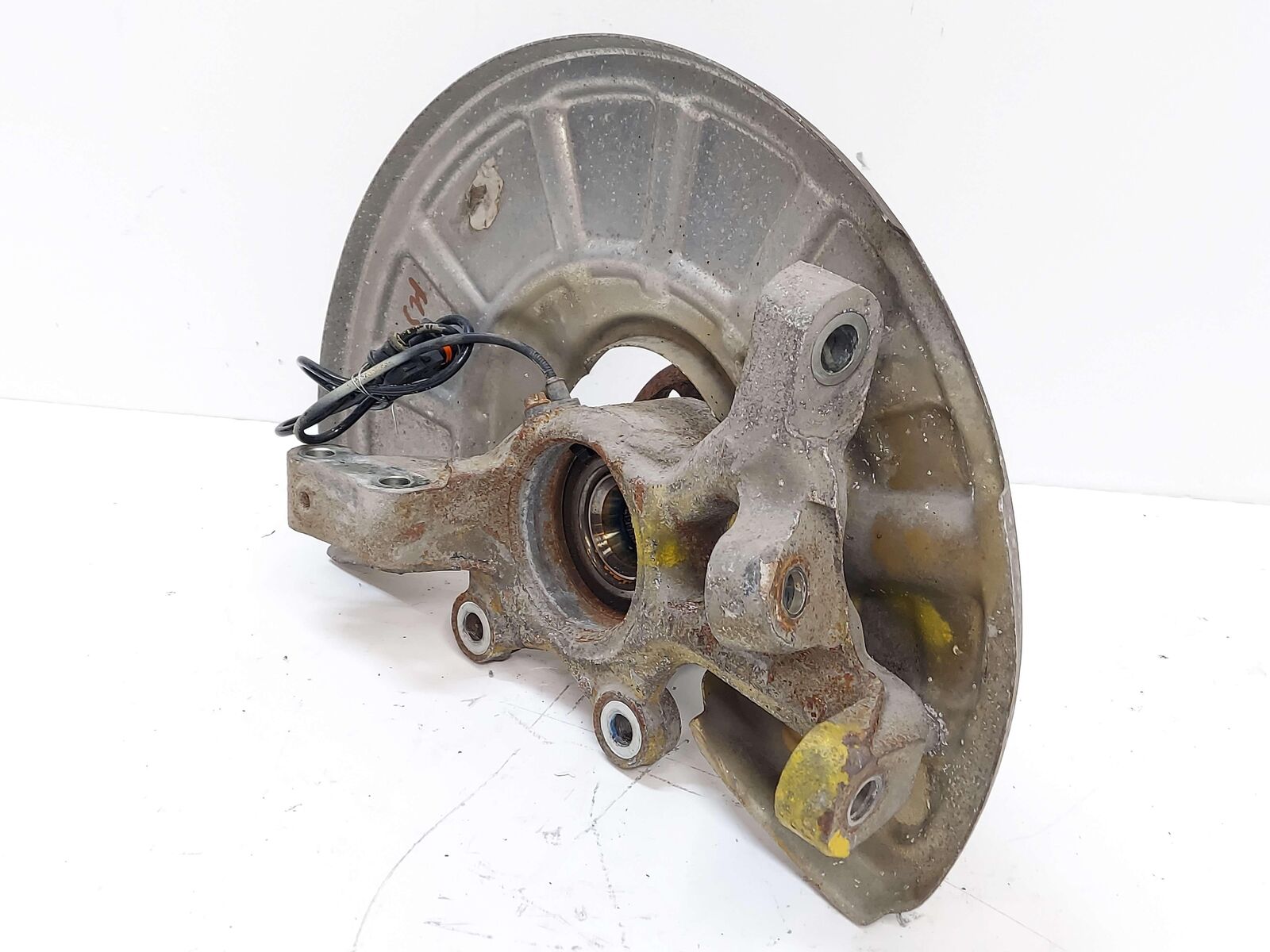 14-18 Mercedes W218 CLS63S AMG FRONT LEFT SPINDLE KNUCKLE HUB 2183320500