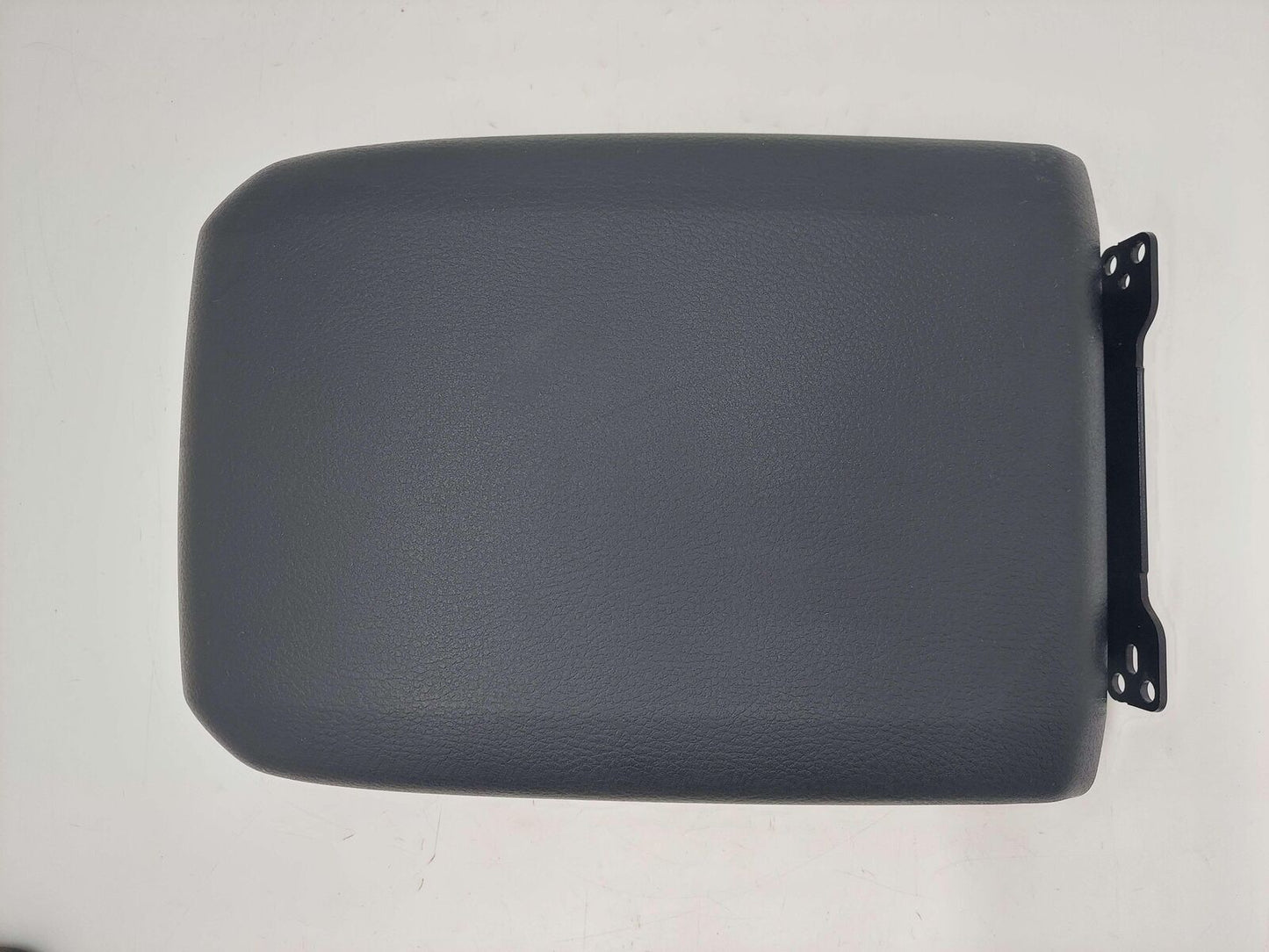 16-23 TOYOTA TACOMA TRD FRONT CONSOLE BLACK ARMREST LID ONLY VINYL *DISCOLORED*