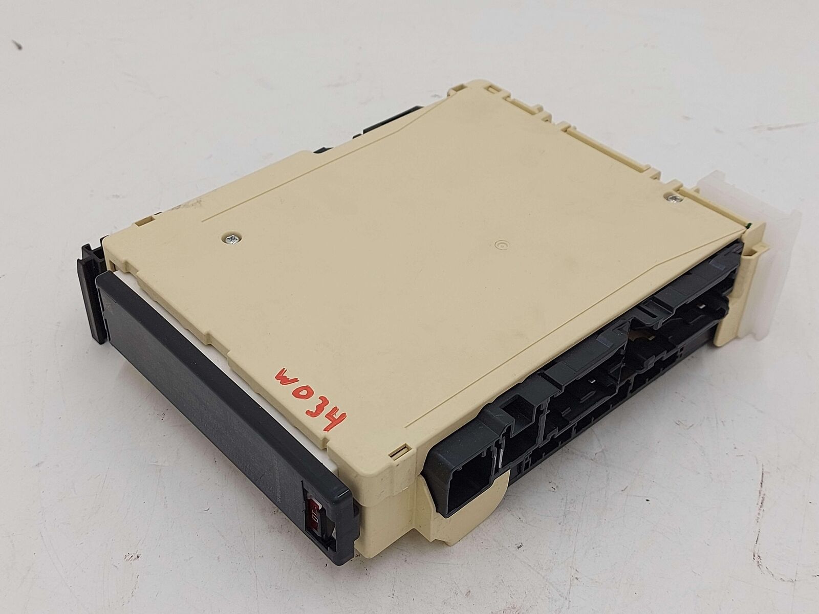 20-22 TOYOTA HIGHLANDER MPX MULTIPLEX BODY CONTROL MODULE W/FUSE BOX 89221-0E450