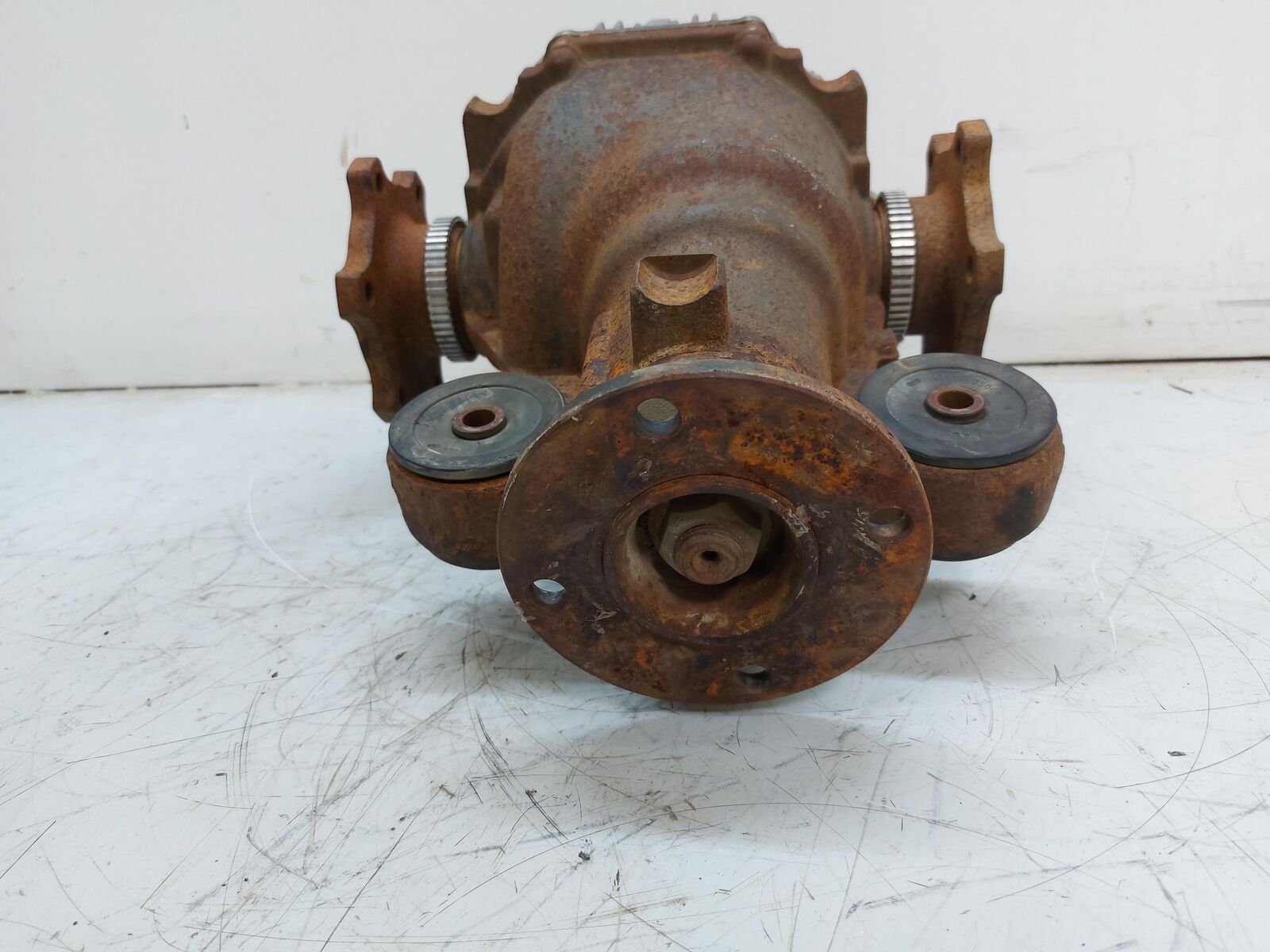 05-12 Nissan Pathfinder Rear Differential Carrier 4.0L 3.36 Ratio