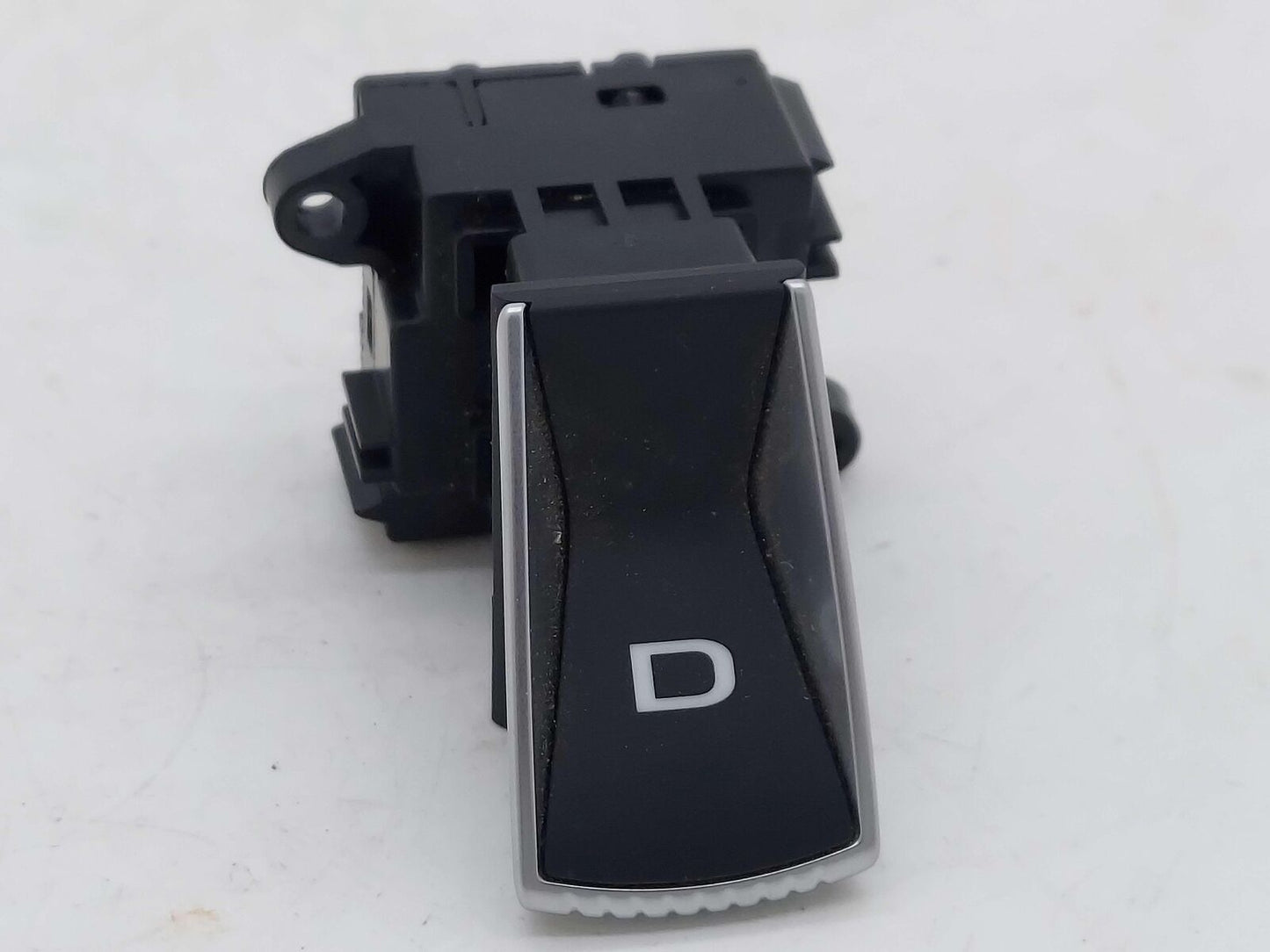 2023 McLaren Artura Drive Button 16MB070CP