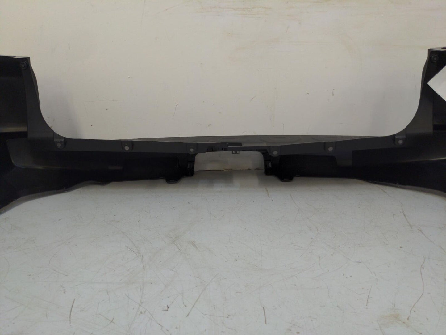 21 TOYOTA 4RUNNER REAR Bumper Cover *Split Behind Lid Latch Hole* 52159-35922