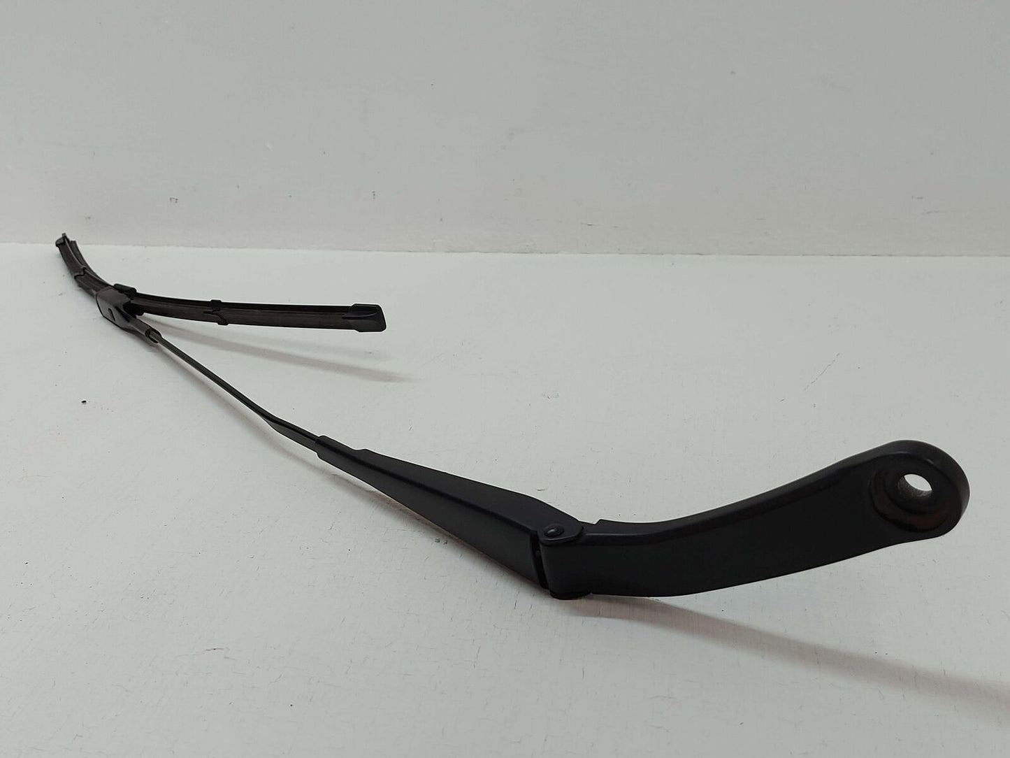 15-24 PORSCHE MACAN 95B S FRONT RIGHT WINDHSIELD WIPER ARM 95B955408