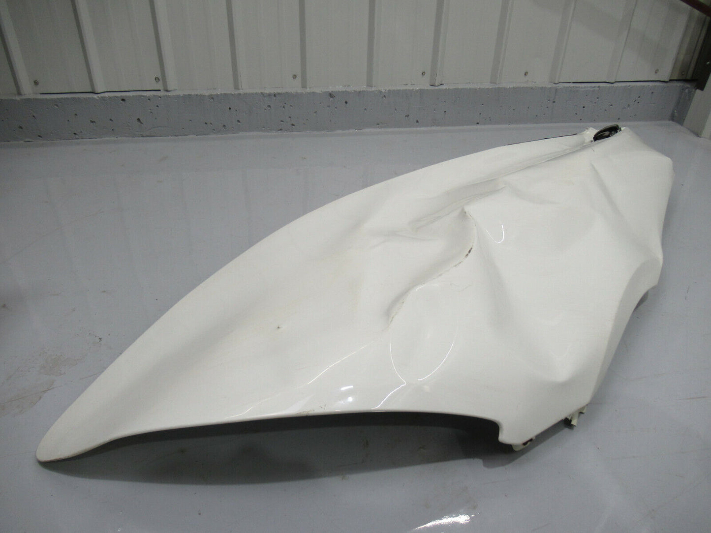 T020 2016 16 MCLAREN 570S RH RIGHT UPPER QUARTER PANEL REAR FENDER DAMAGED