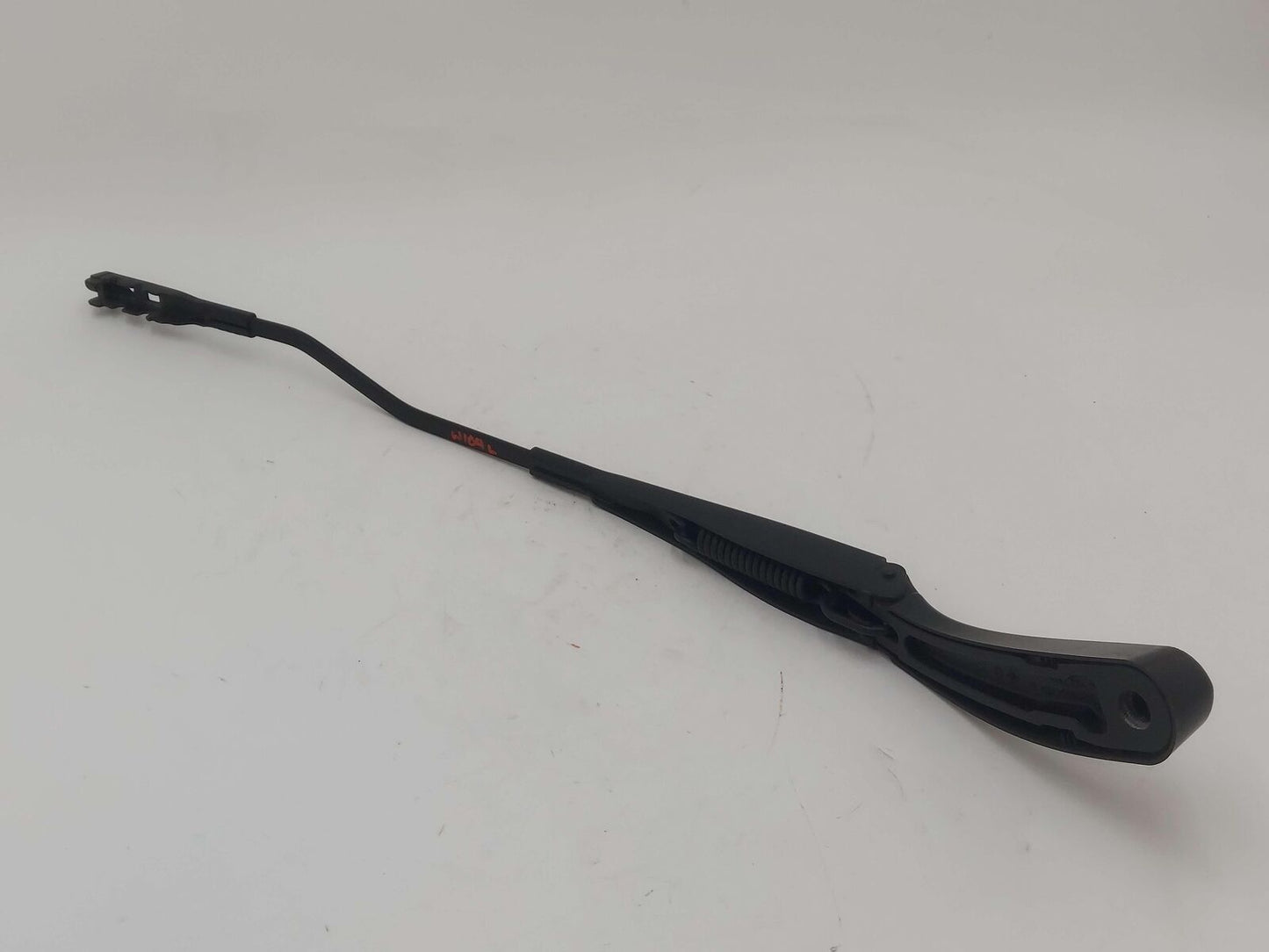 15-23 MERCEDES C63S AMG W205 SEDAN LEFT WIPER ARM 2058205200