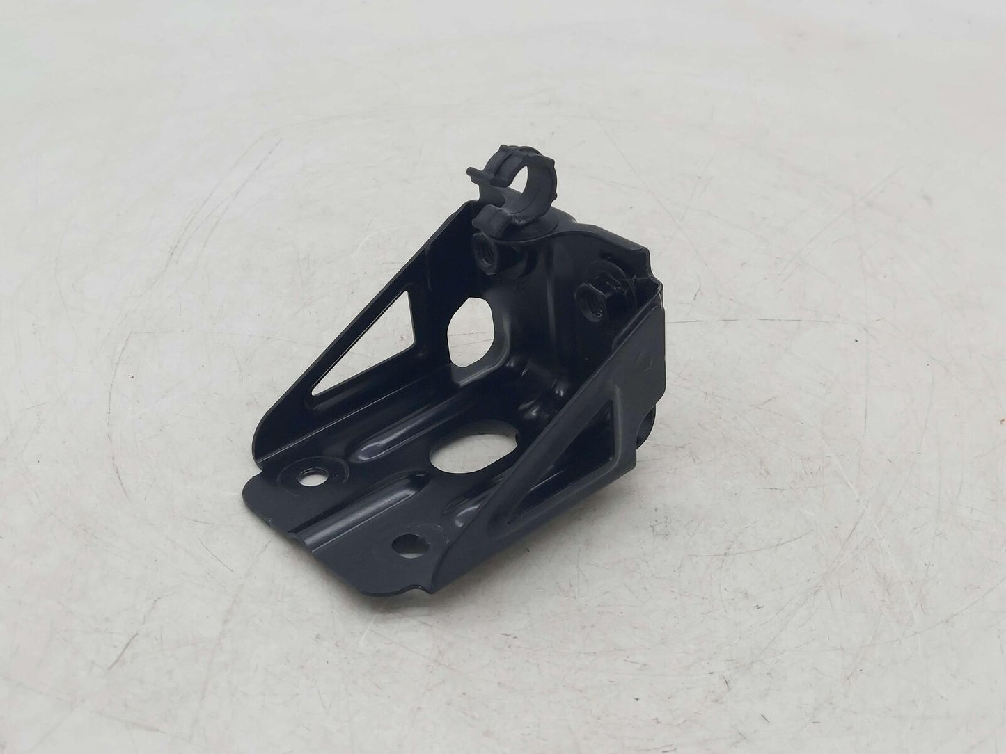 2016 PORSCHE CAYMAN GT4 981 BATTERY TRAY BRACKET 99150471501 *BROKEN CLIP*