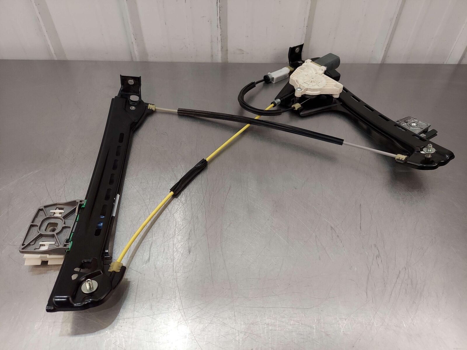 2017 MCLAREN 570S FRONT RIGHT DOOR WINDOW GLASS REGULATOR 13A2053CP