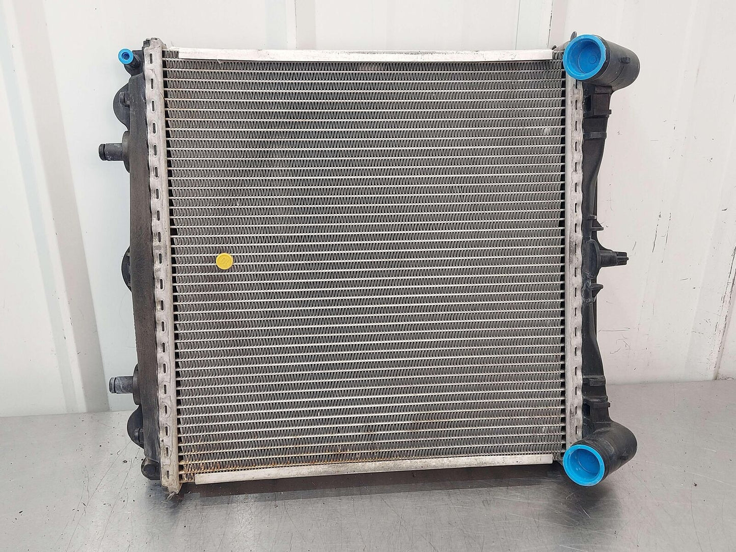 99 00 01 02 03 04 05 PORSCHE 911 996 CARRERA LEFT COOLANT RADIATOR 99610613151