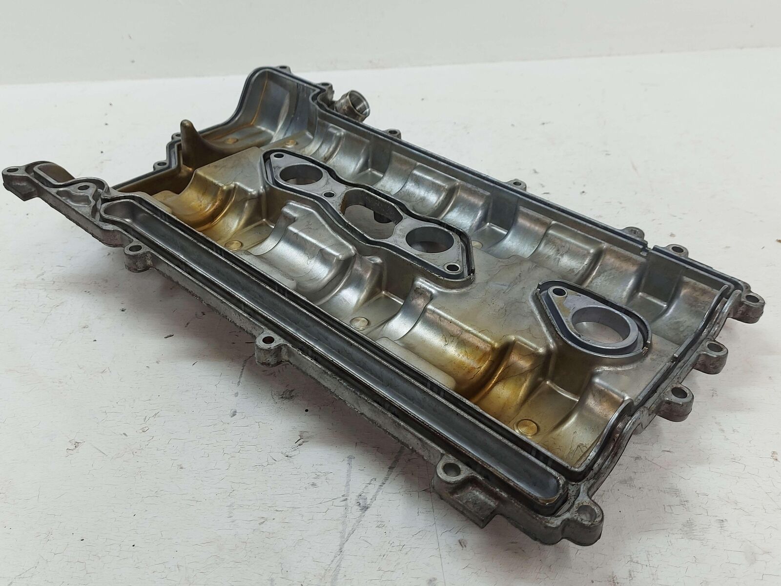 09-19 PORSCHE 911 CARRERA 4S 997.2 3.8L MA1.01 LEFT VALVE COVER