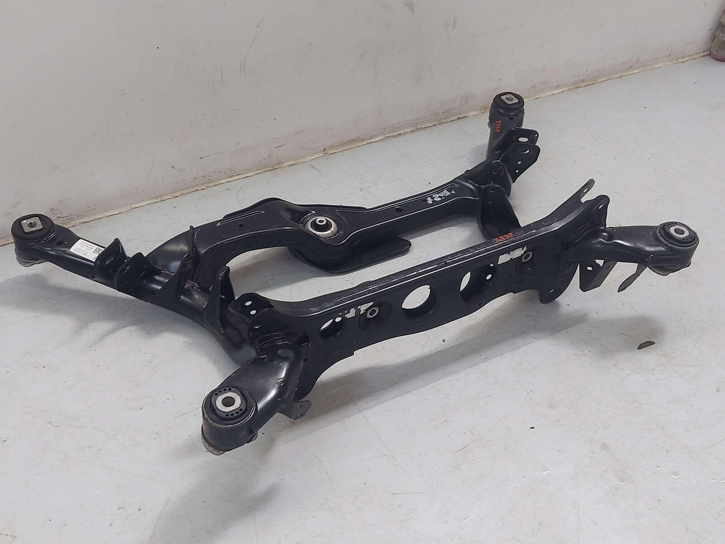 15-18 PORSCHE MACAN S 95B REAR SUB FRAME CROSSMEMBER CRADLE 95B505235D