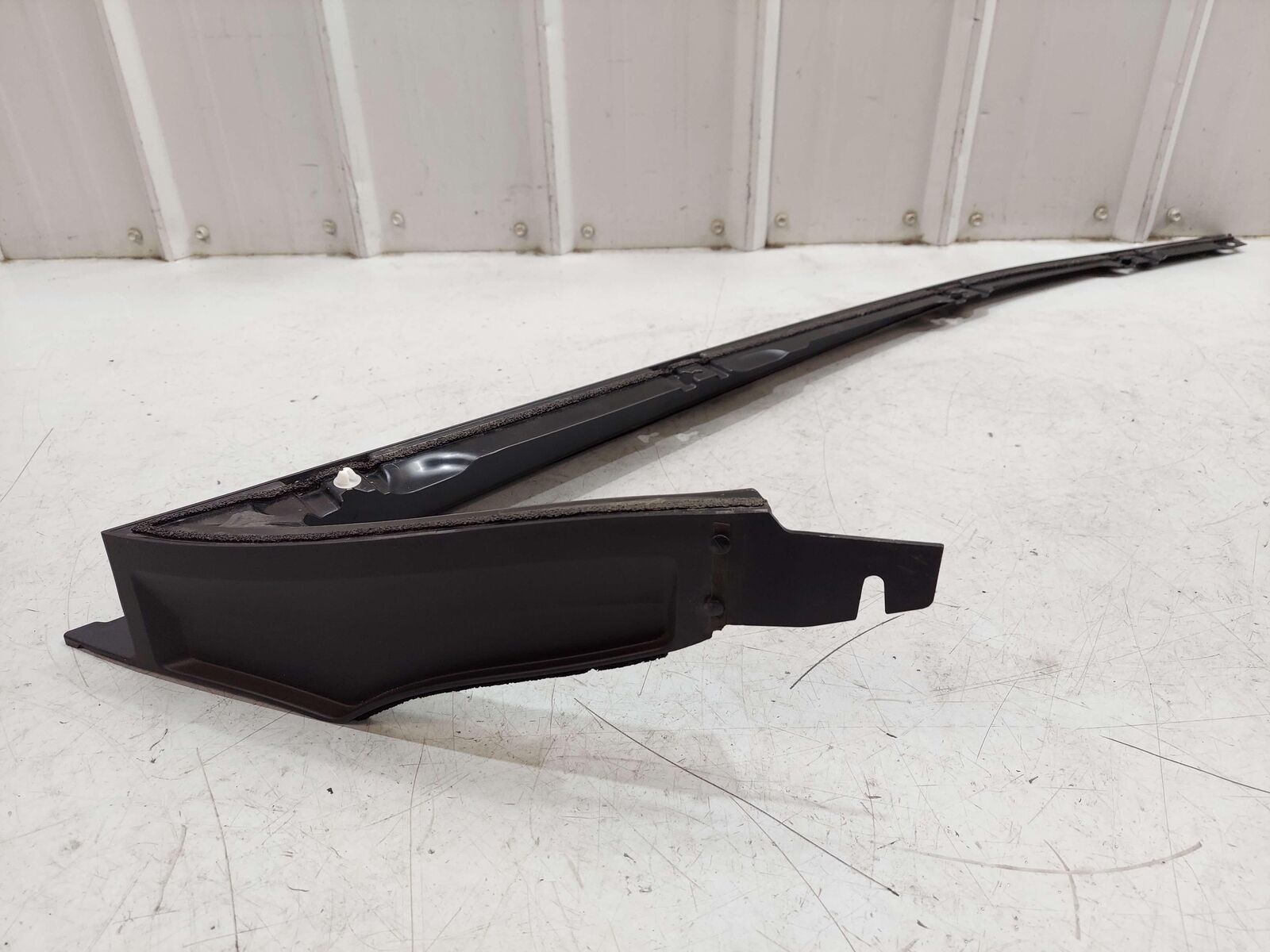 2016 MCLAREN 540C LEFT DOOR BLADE MOUNTING TRIM 13A5857CP 13A3997CP