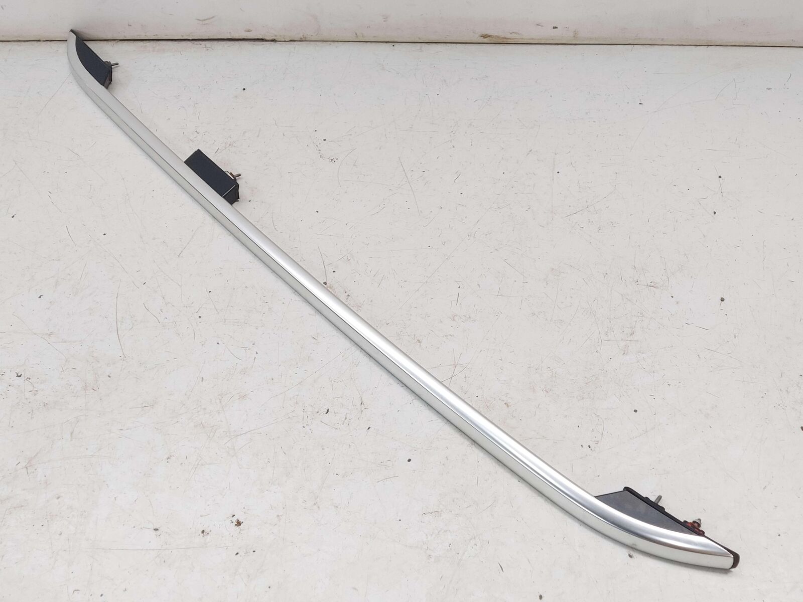 10-15 MERCEDES GLK250 X204 LEFT ROOF RACK RAIL SILVER A2048902193 *SCRATCHES*