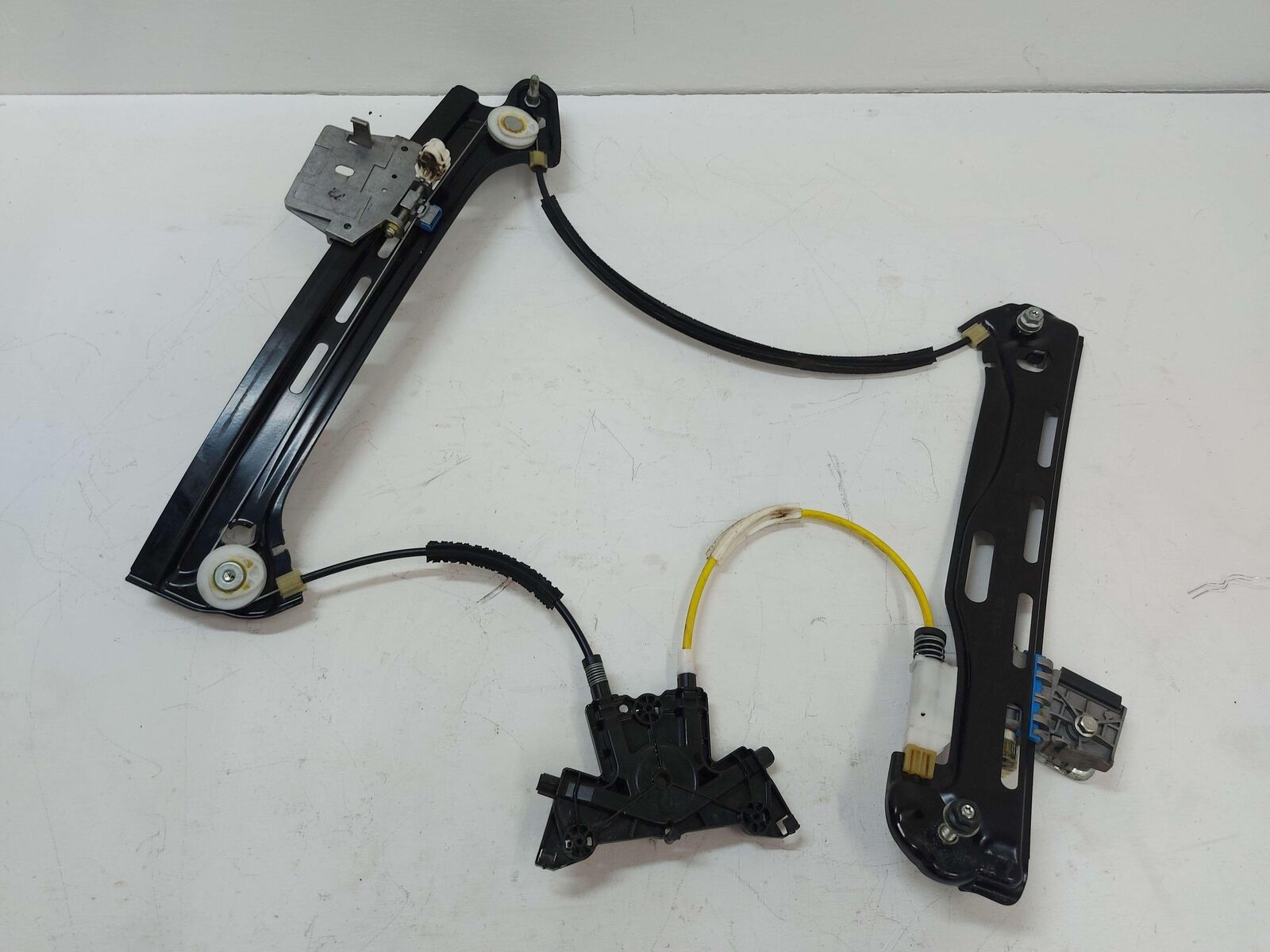 12-18 Mercedes W218 CLS63s AMG REAR RIGHT DOOR WINDOW GLASS REGULATOR 918246100