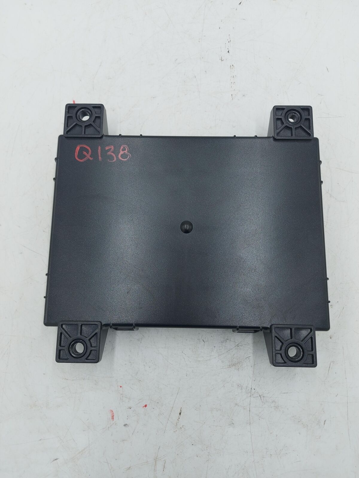 14 TESLA S 1010906-00-d Body Control Module