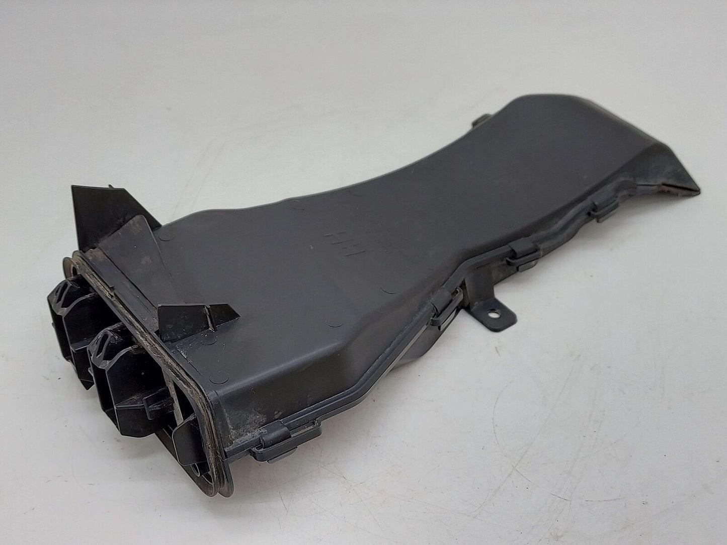 19 Mercedes E63s AMG W213 Front RH Right Cowl Water Drain Tube Pipe A2538320600