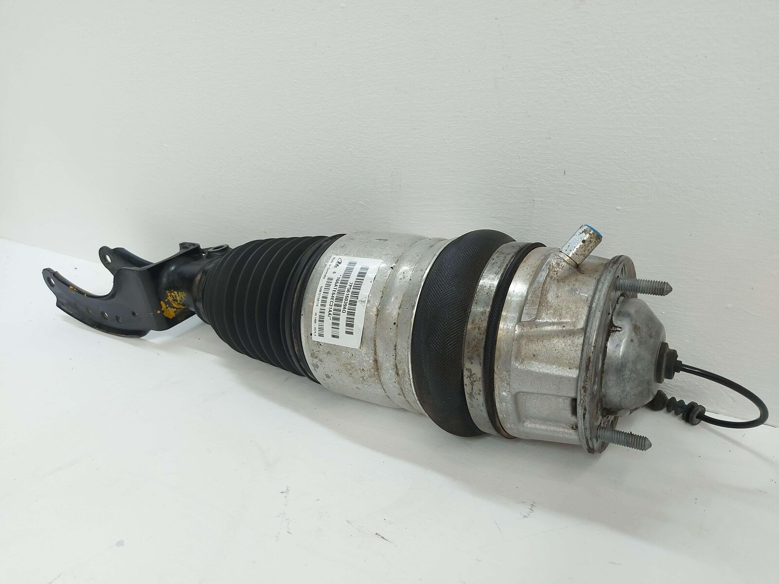 13 14 16 17 18 PORSCHE CAYENNE GTS 958 FRONT LEFT STRUT AIR SPRING SUSPENSION