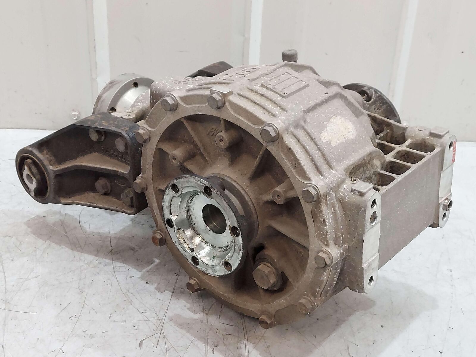 2010 Maserati GranTurismo S M145 Coupe REAR CARRIER DIFFERENTIAL 4.7L AUTO RWD