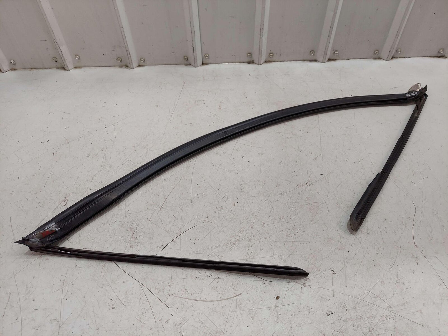 2001 PORSCHE 911 996 CARRERA WEATHER STRIPPING FORWARD CONVERTIBLE WINDOW SEAL