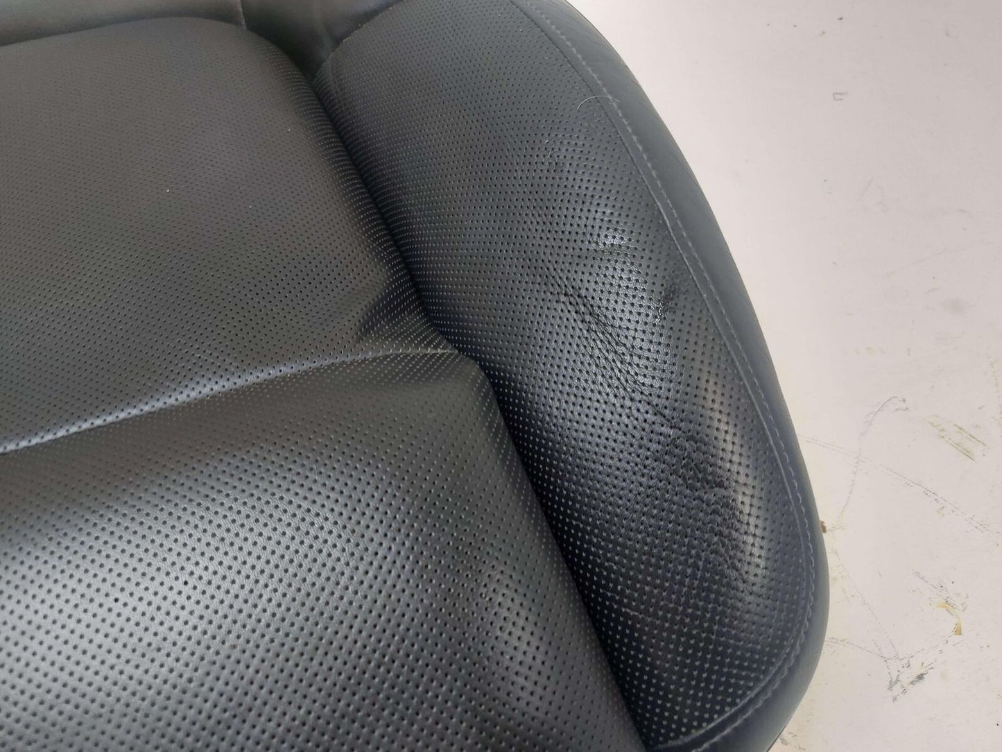 15-18 PORSCHE MACAN S 95B FRONT LEFT SEAT CUSHION COVER HEATED VENTILATION