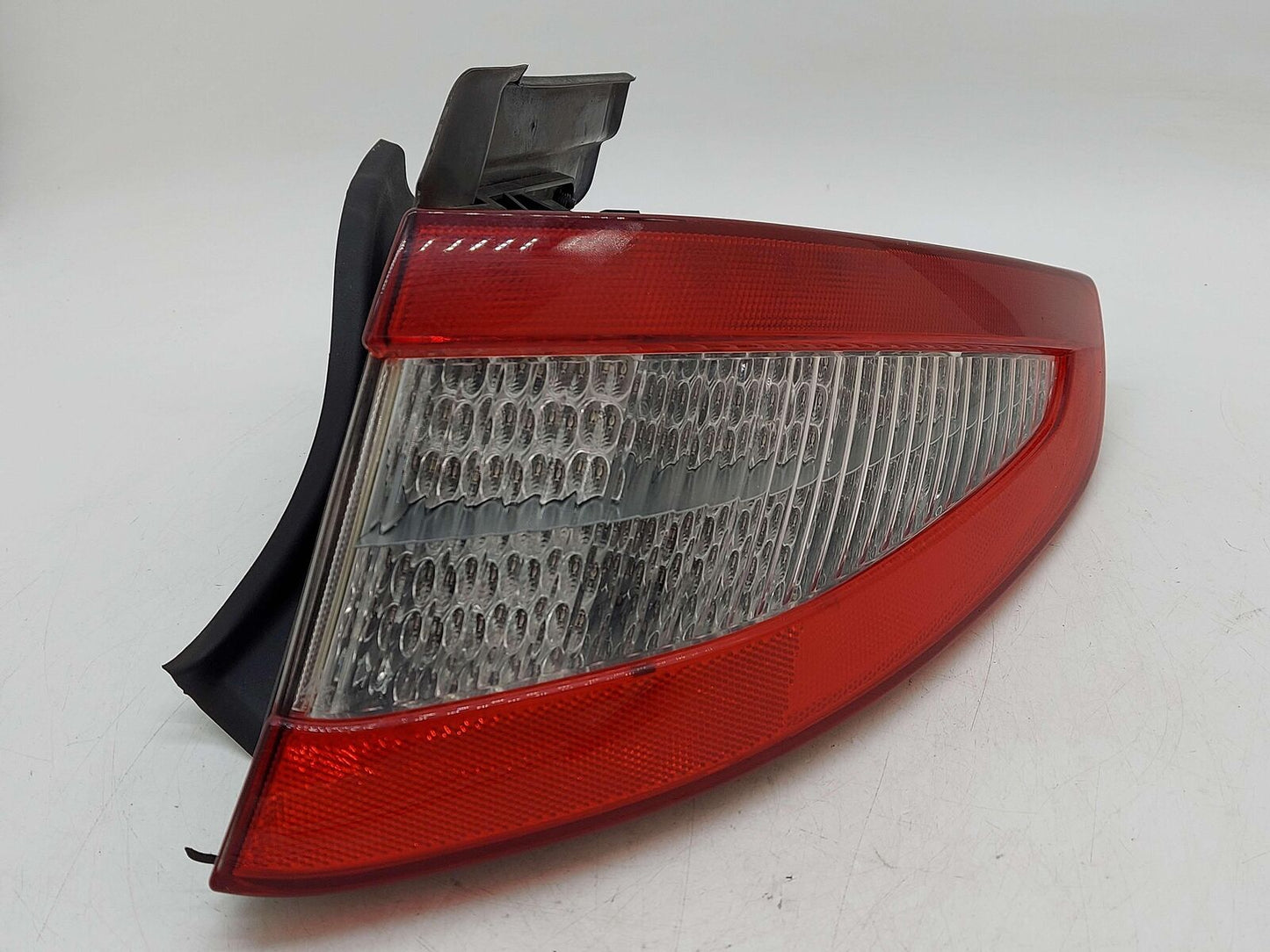 2010 Maserati GranTurismo S M145 Coupe RIGHT TAIL LIGHT LAMP OUTER 234380