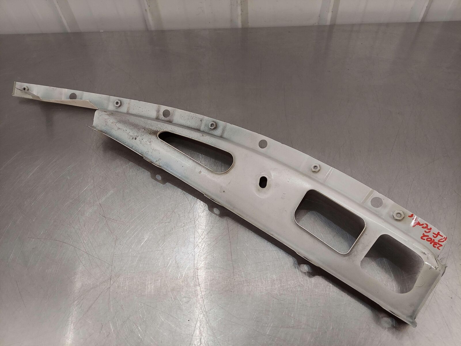 2010 MASERATI GRANTURISMO GT S RIGHT FENDER BRACKET