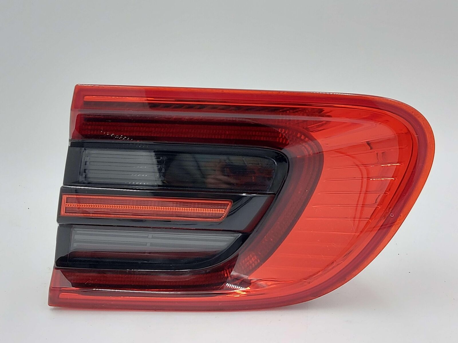 15-18 PORSCHE MACAN 95B S RIGHT INNER LIFTGATE TAIL LIGHT LAMP 95B945094G