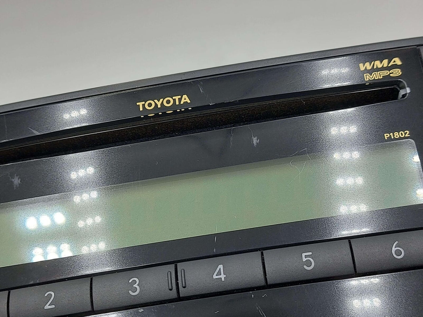 06-09 TOYOTA 4RUNNER CD RADIO RECEIVER 86120-35350 P1802 *CHIP SCRATCHES*