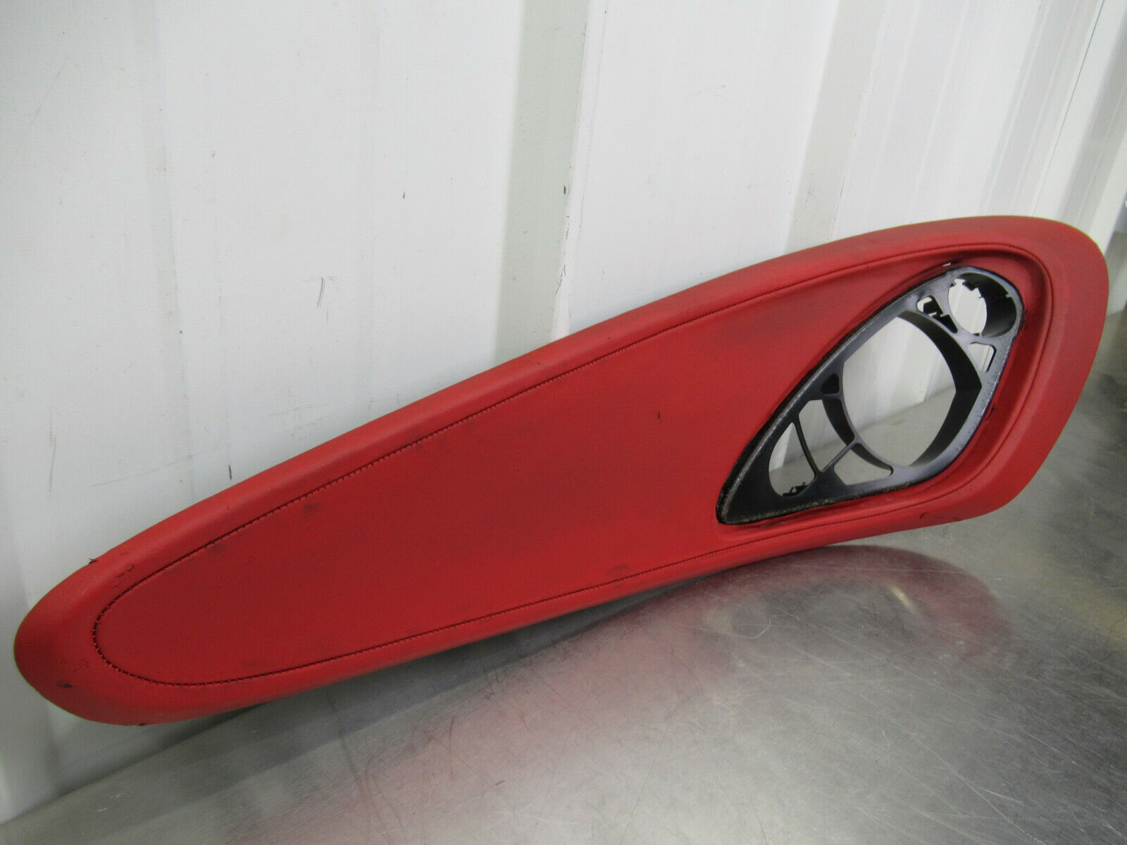 T020 2016 16 MCLAREN 570S LH LEFT DOOR UPPER TRIM SPEAKER SURROUND 13N0544CP