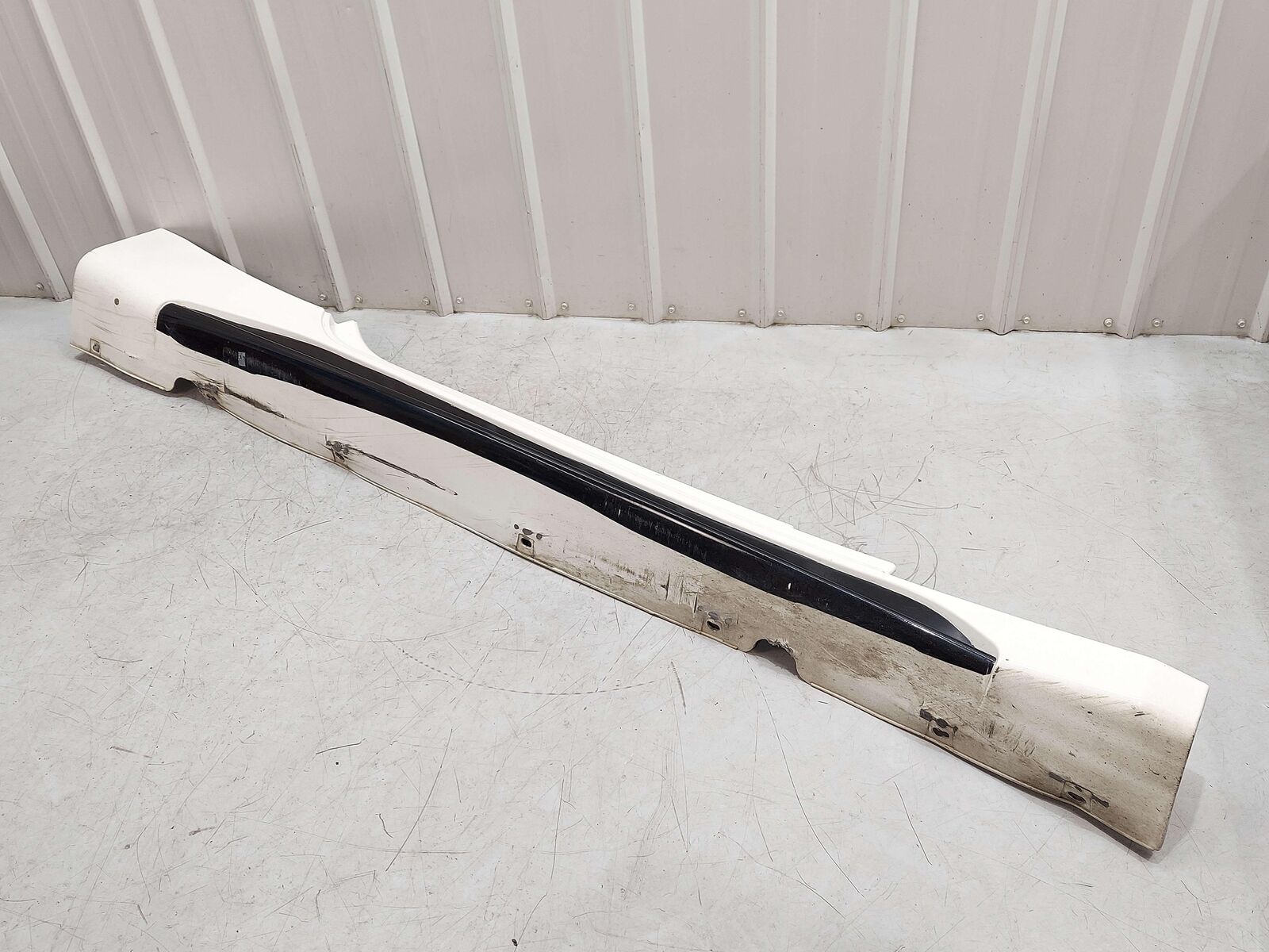 2010 Maserati GranTurismo M145 Coupe RIGHT ROCKER PANEL SIDE SKIRT WHITE