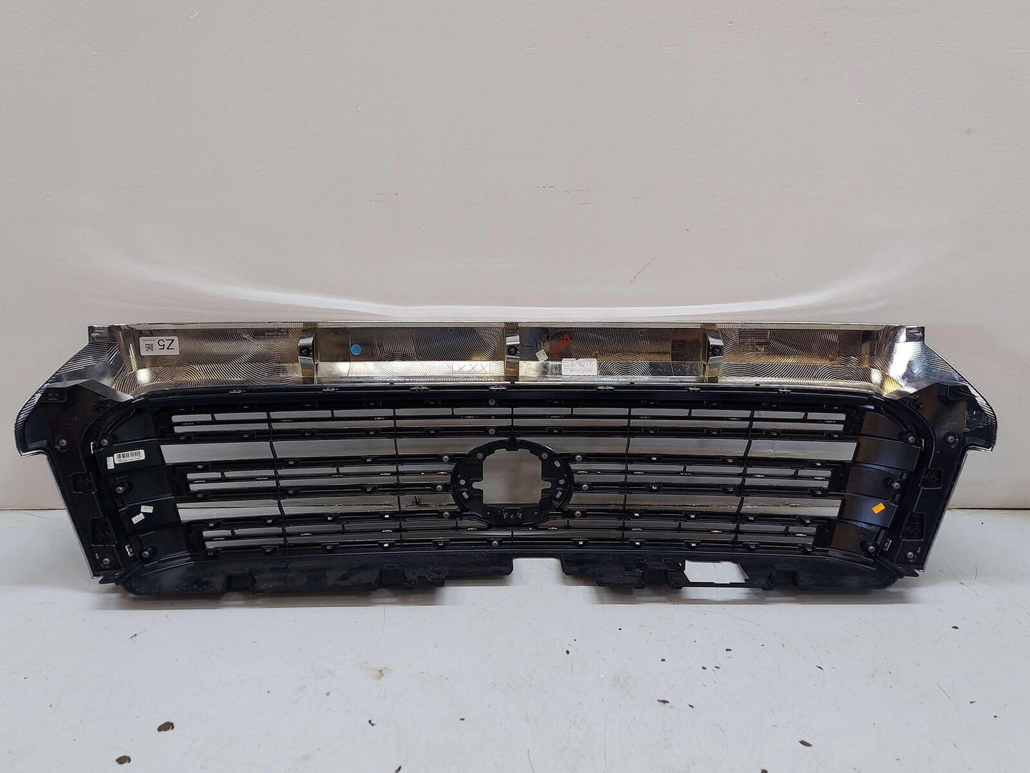 14-21 Toyota Tundra Upper Grill Grille 53105-0C060 1794 Edition chrome bar *Note