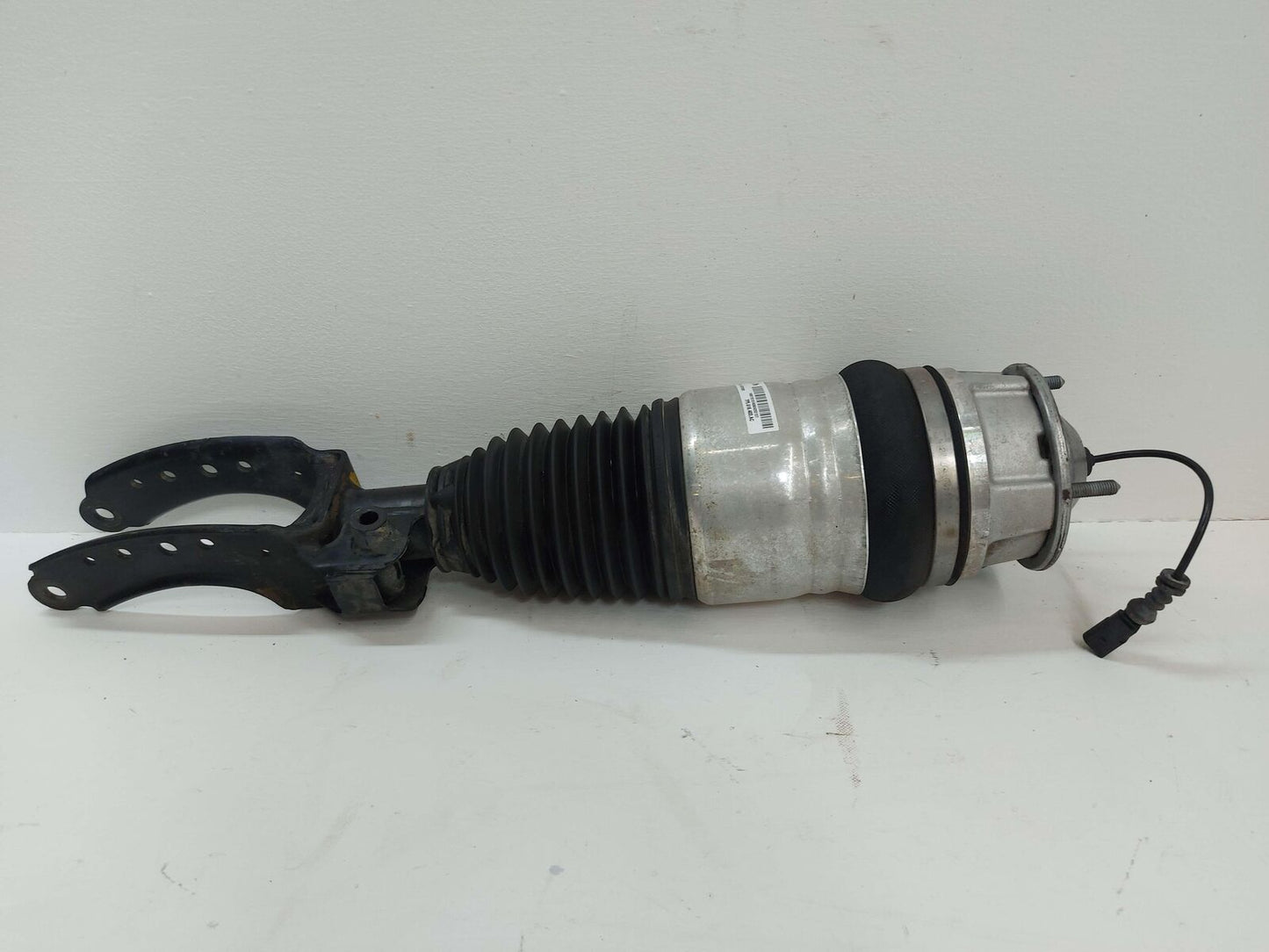 13 14 16 17 18 PORSCHE CAYENNE GTS 958 FRONT LEFT STRUT AIR SPRING SUSPENSION