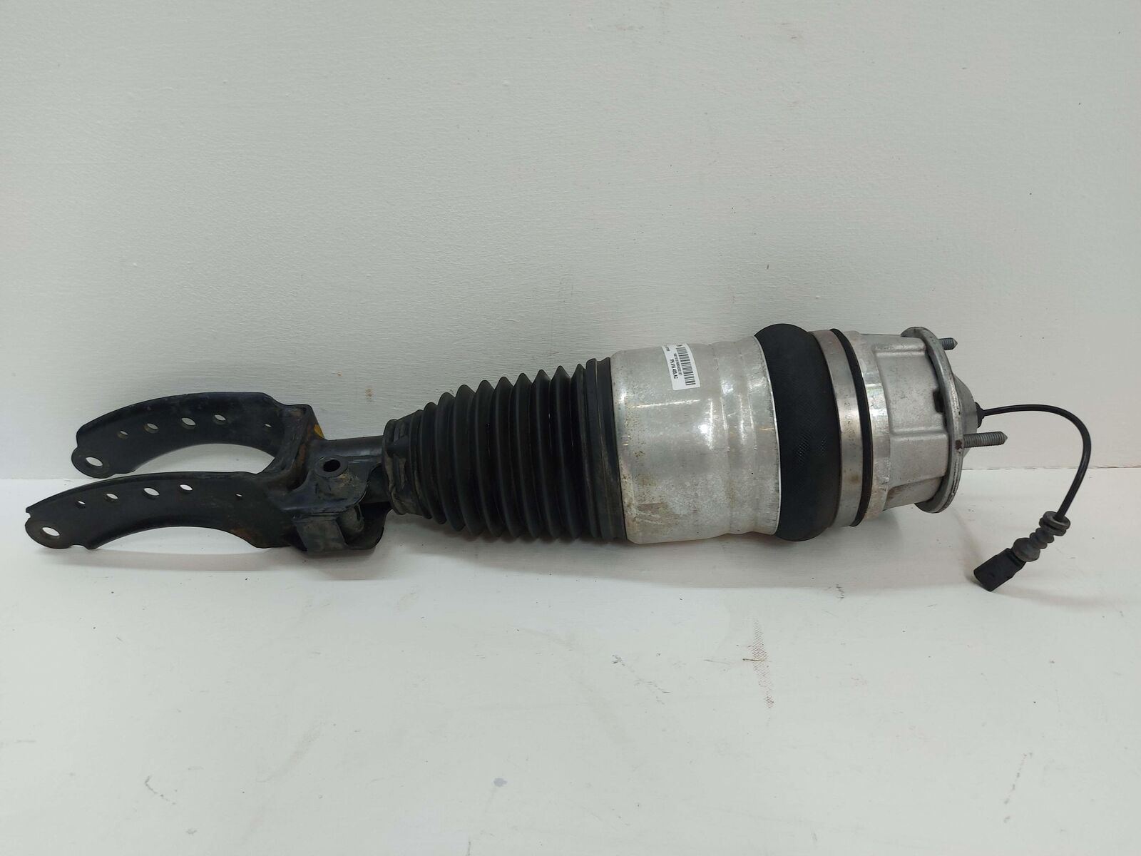 13 14 16 17 18 PORSCHE CAYENNE GTS 958 FRONT LEFT STRUT AIR SPRING SUSPENSION