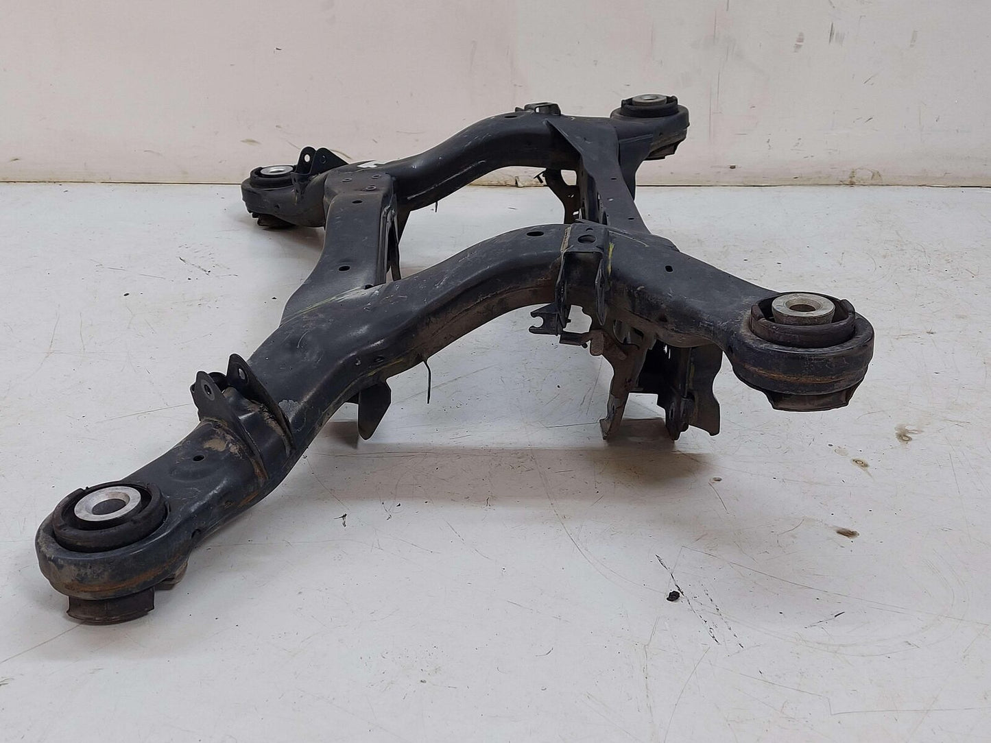 16-19 MERCEDES W166 X166 GLE63s GLS63 AMG Sub frame Crossmember 1663504900